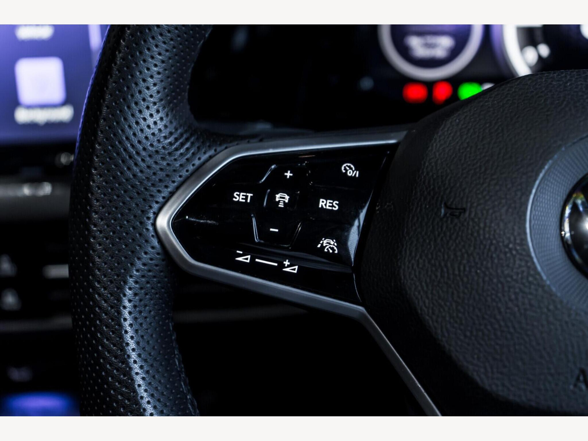 2022 Volkswagen Golf image 11