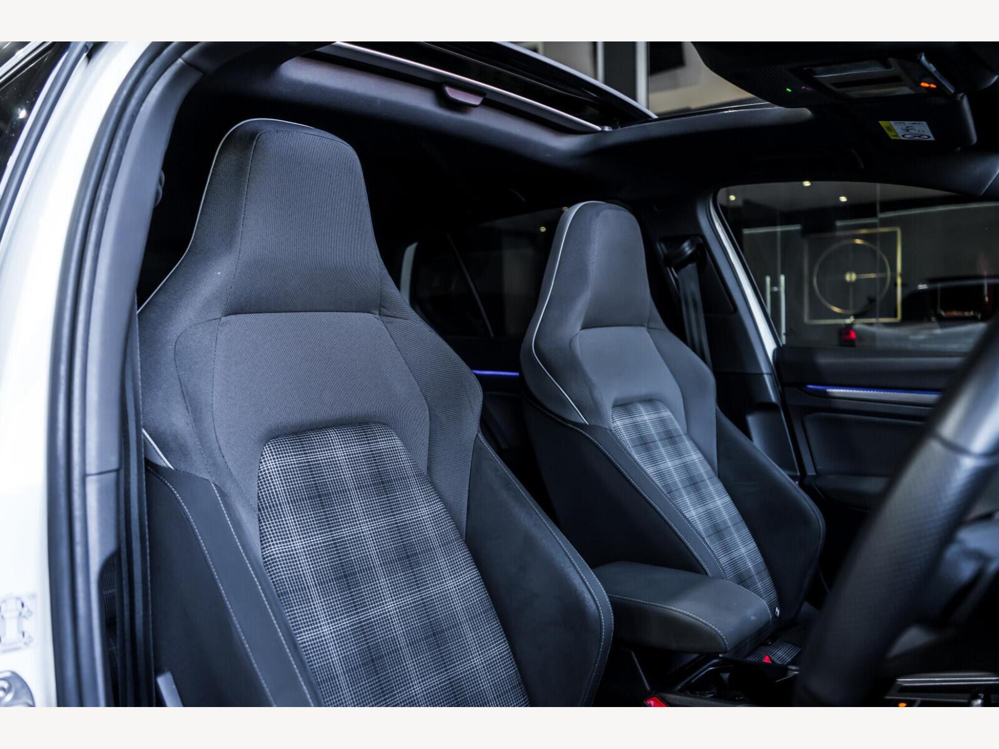 2022 Volkswagen Golf image 13