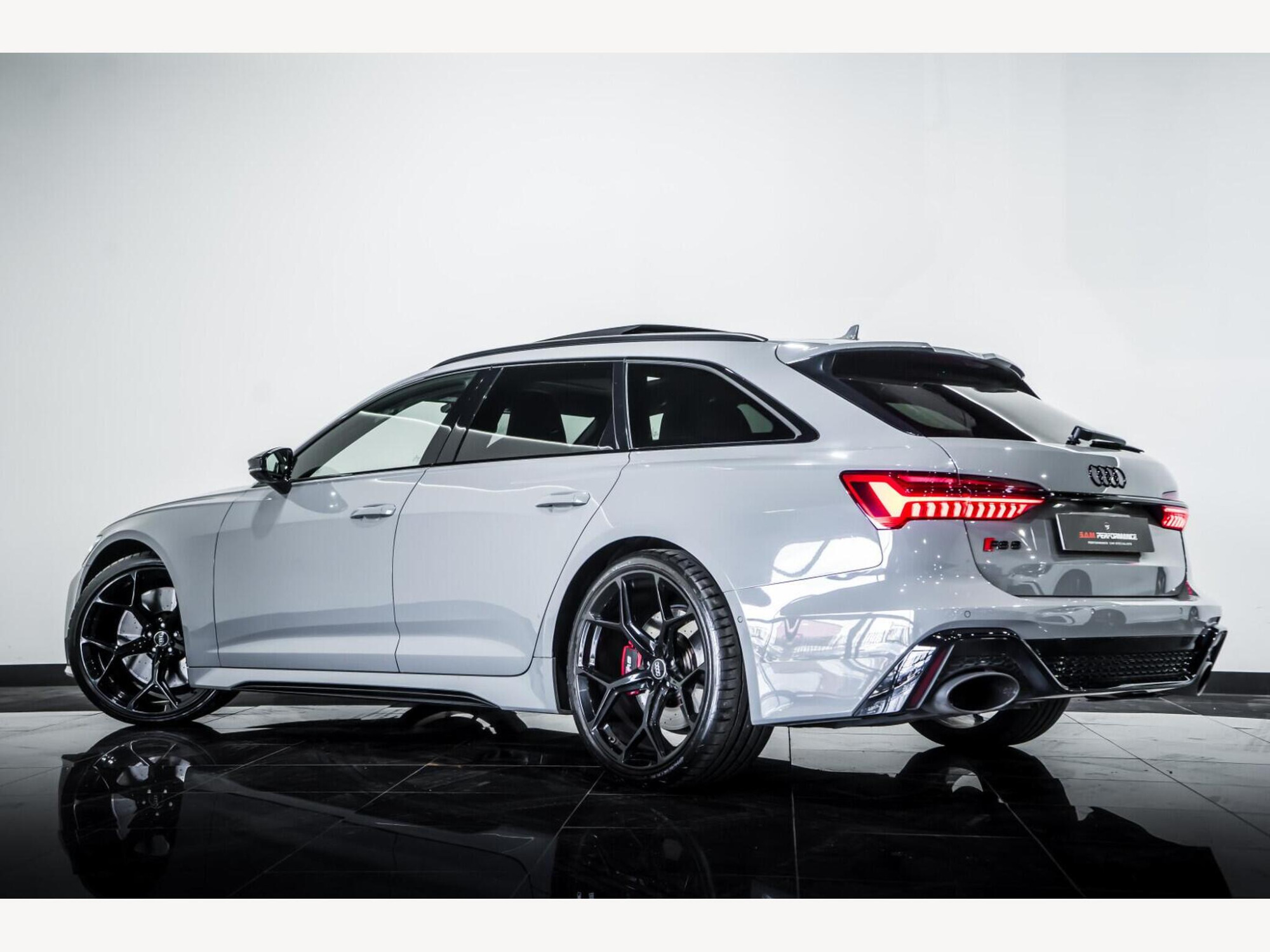 2022 Audi RS6 Avant image 4