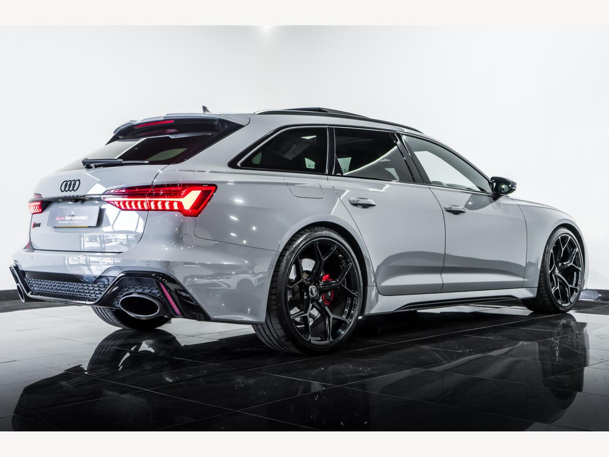 2022 Audi RS6 Avant image 6