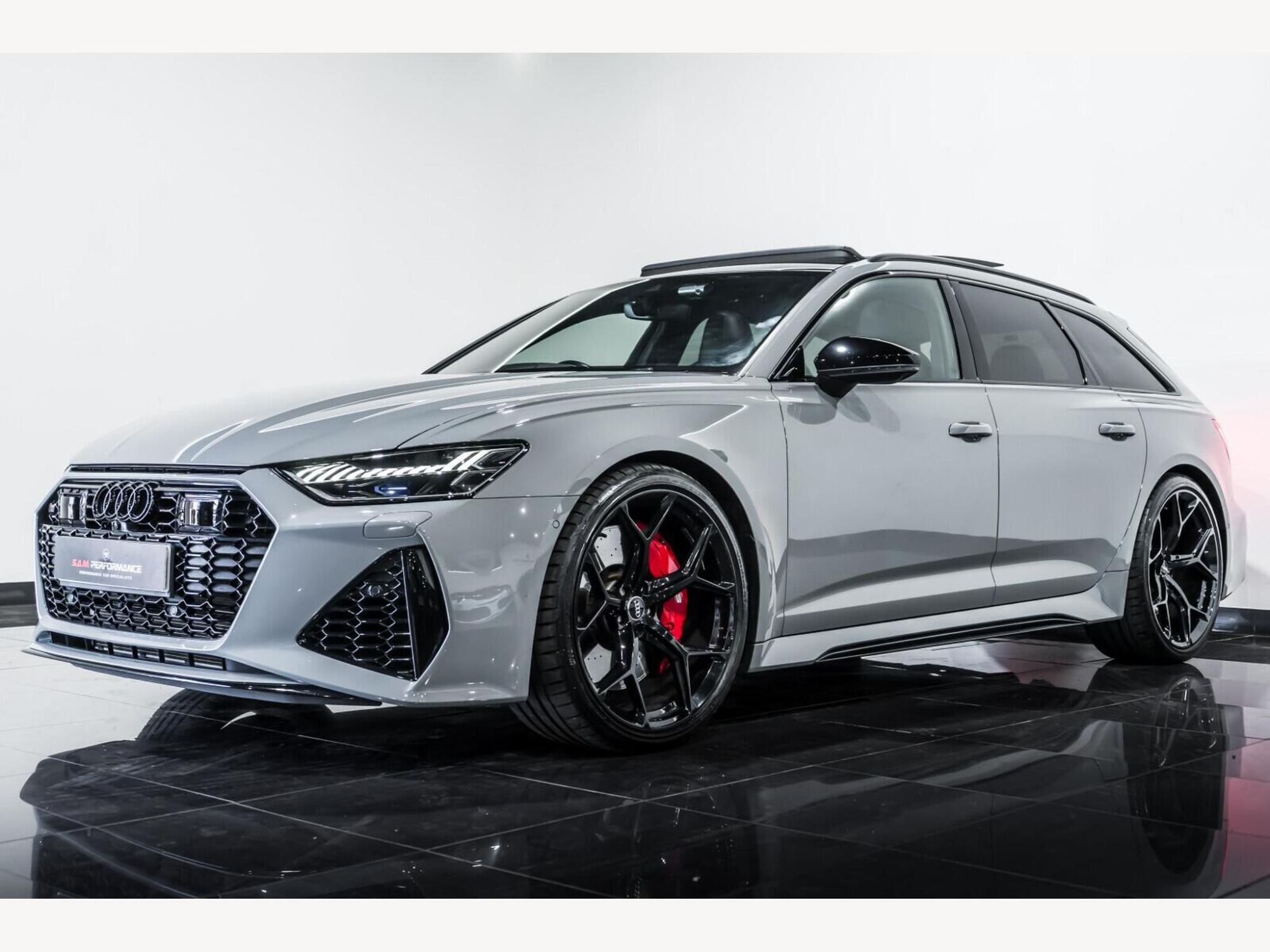 2022 Audi RS6 Avant image 5