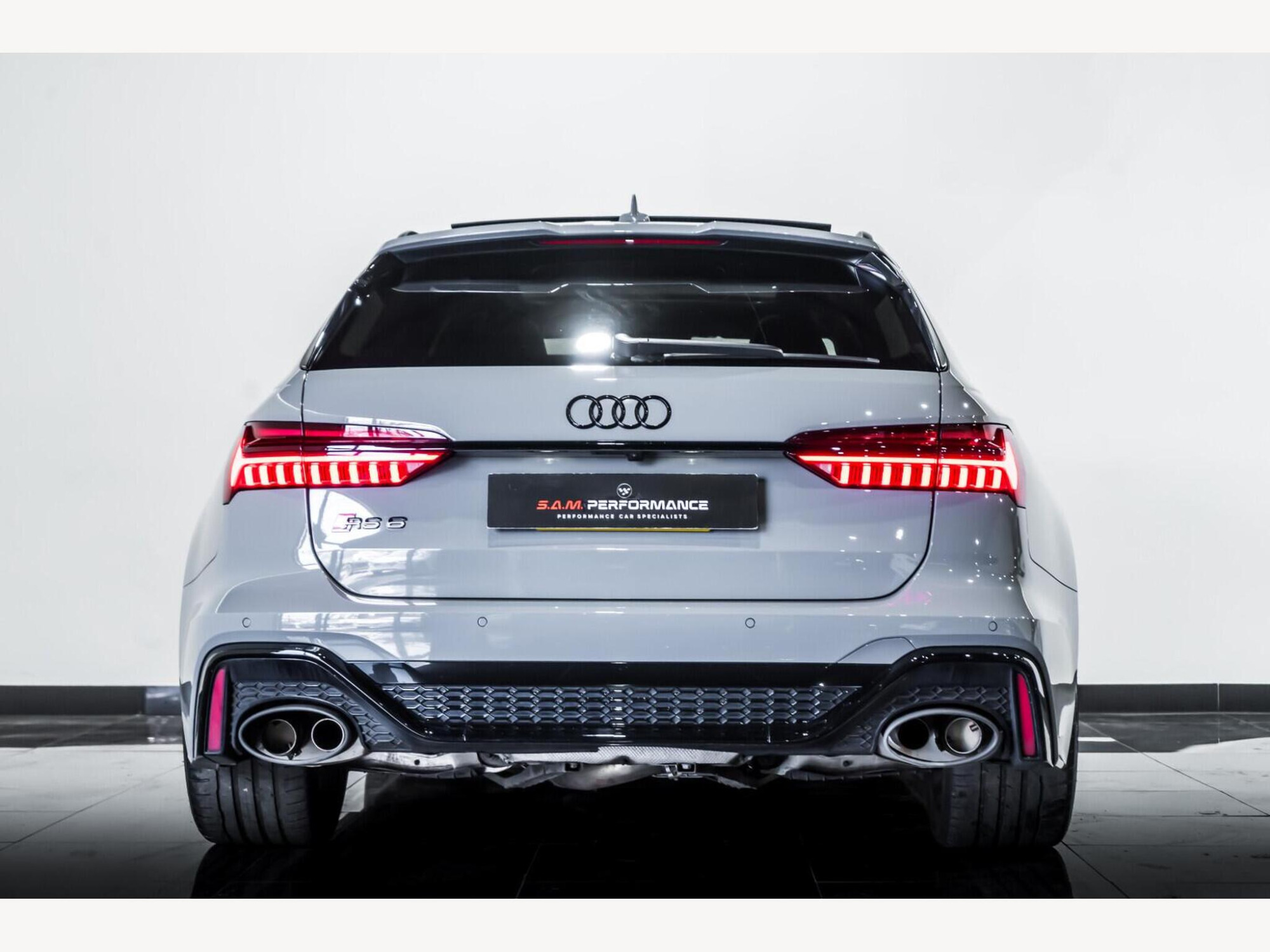 2022 Audi RS6 Avant image 8