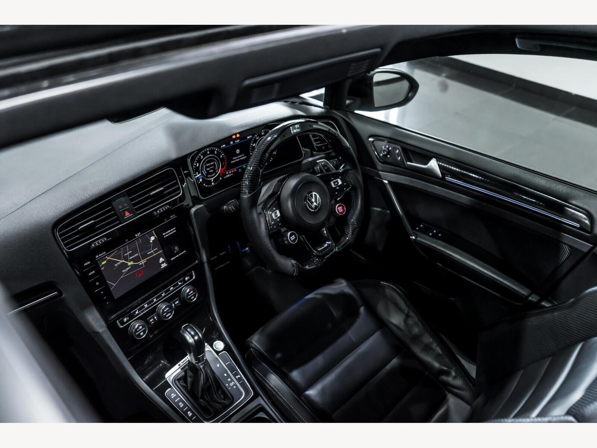 2018 Volkswagen Golf image 12
