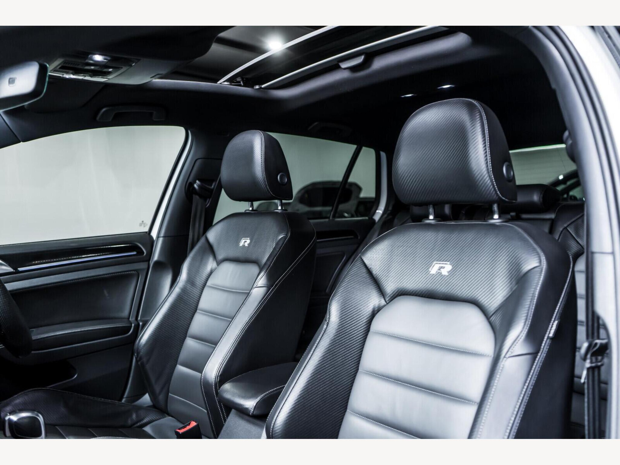 2018 Volkswagen Golf image 14