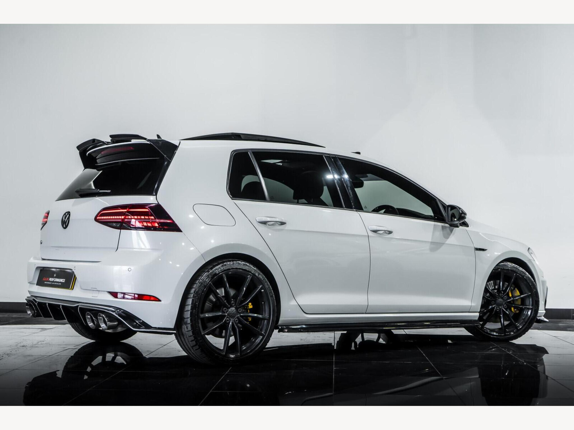 2018 Volkswagen Golf image 3