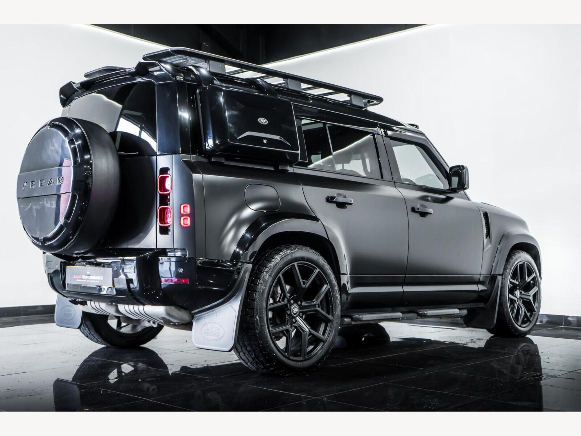 2021 Land Rover Defender 110 image 6