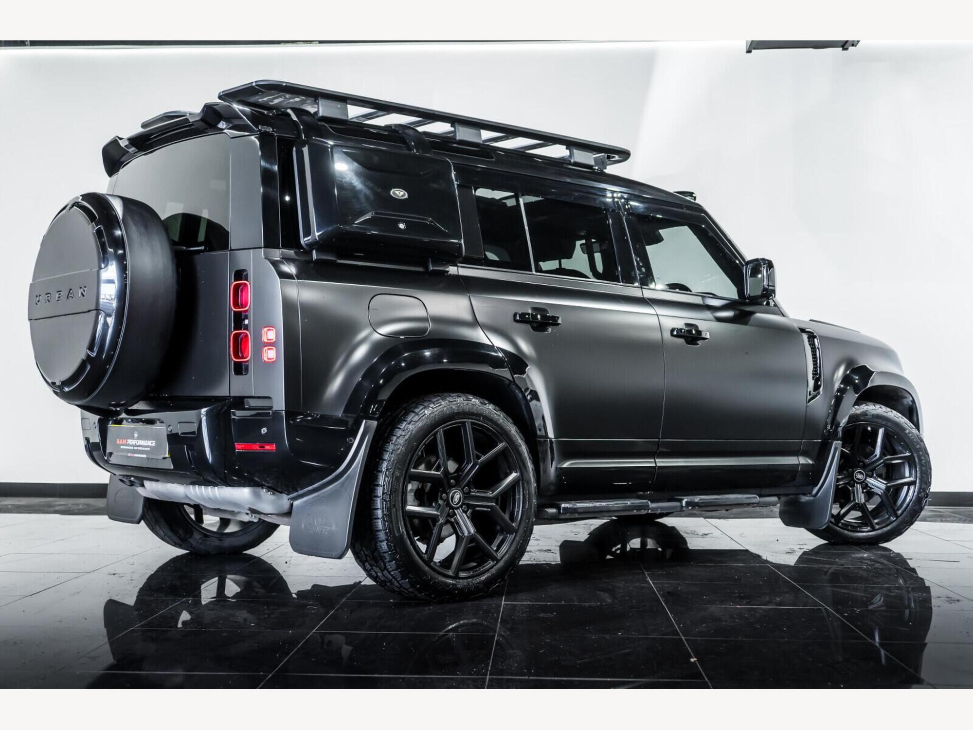 2021 Land Rover Defender 110 image 3