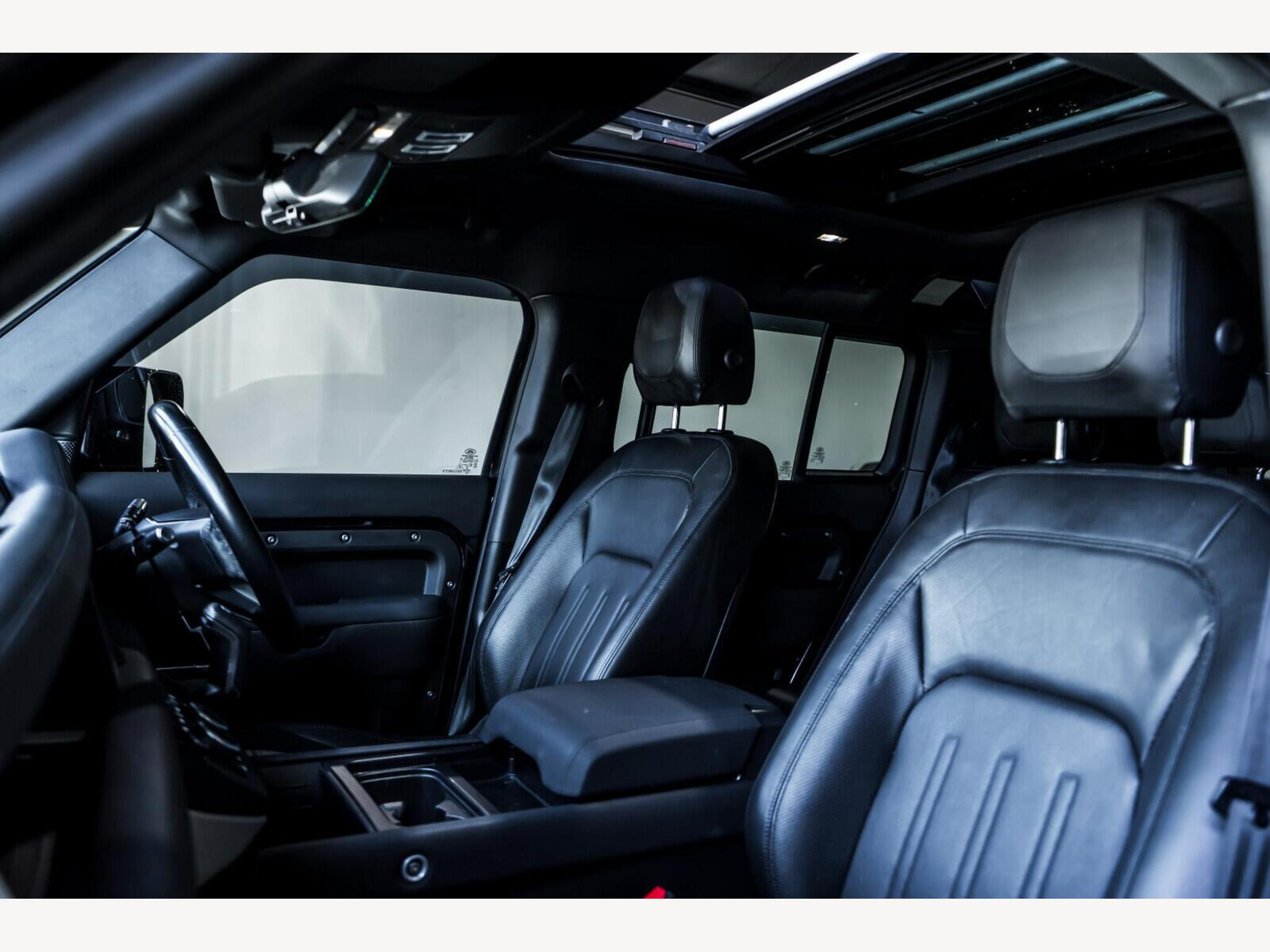 2021 Land Rover Defender 110 image 16