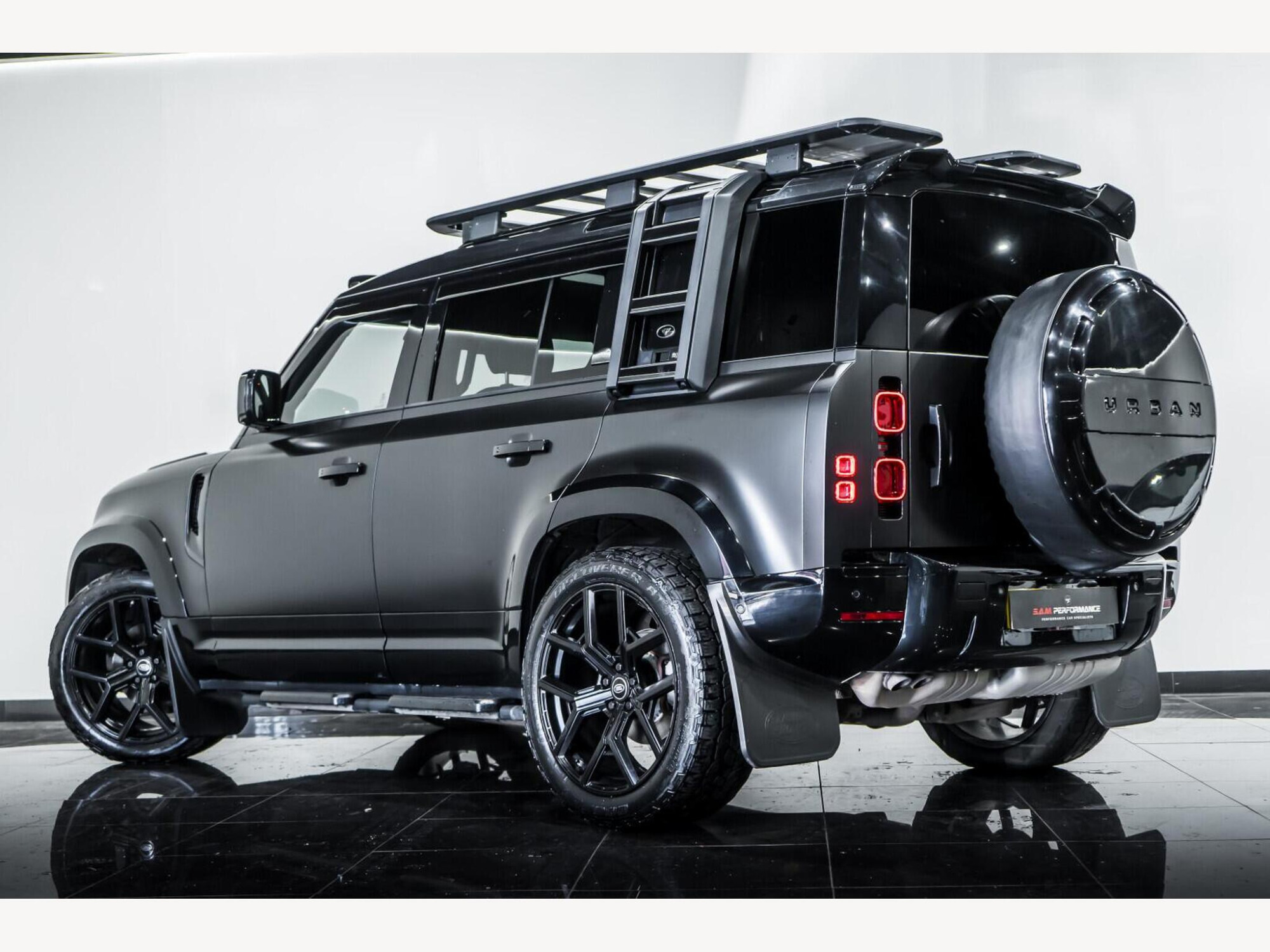 2021 Land Rover Defender 110 image 4
