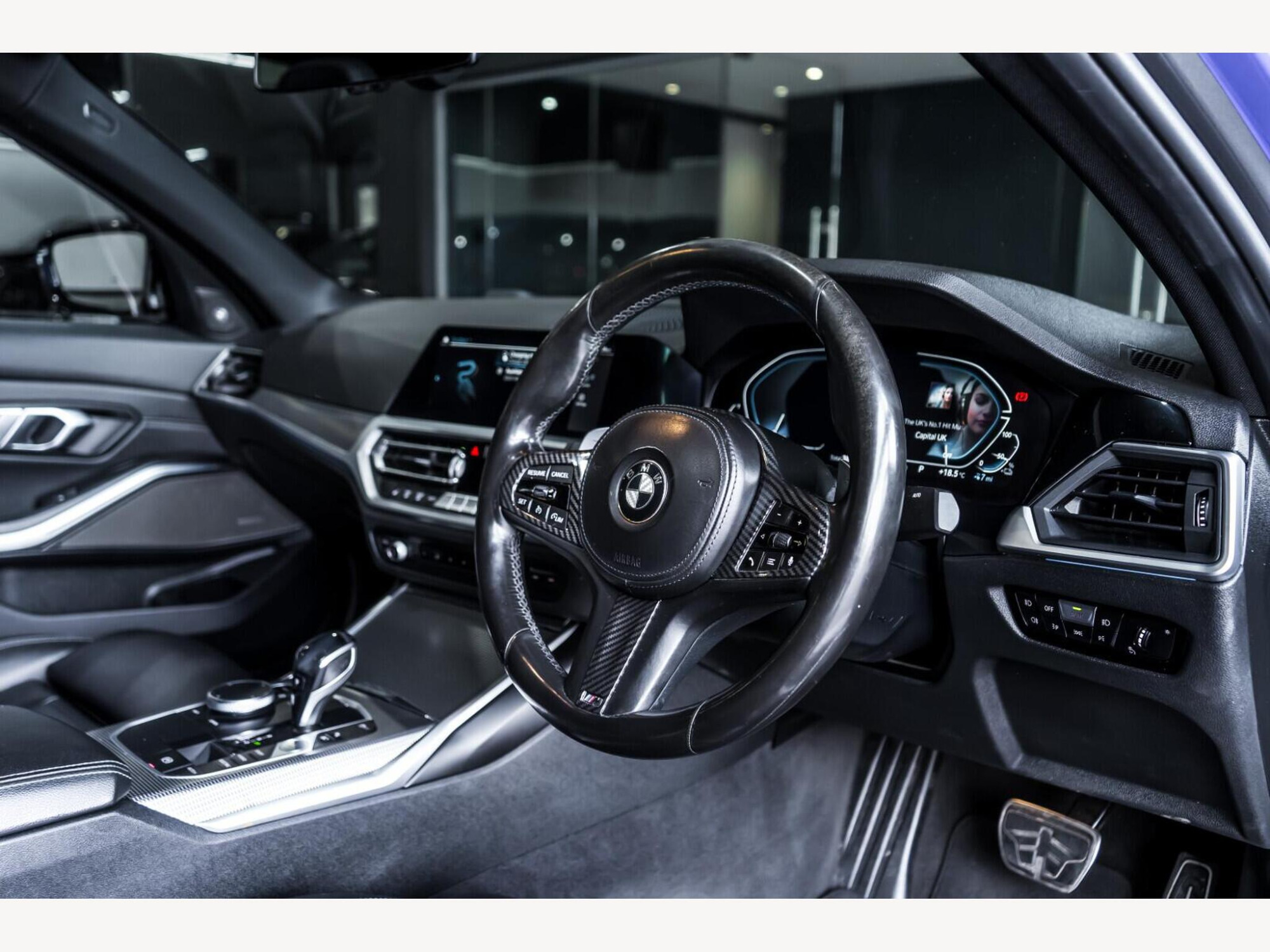 2019 BMW 3 Series image 11