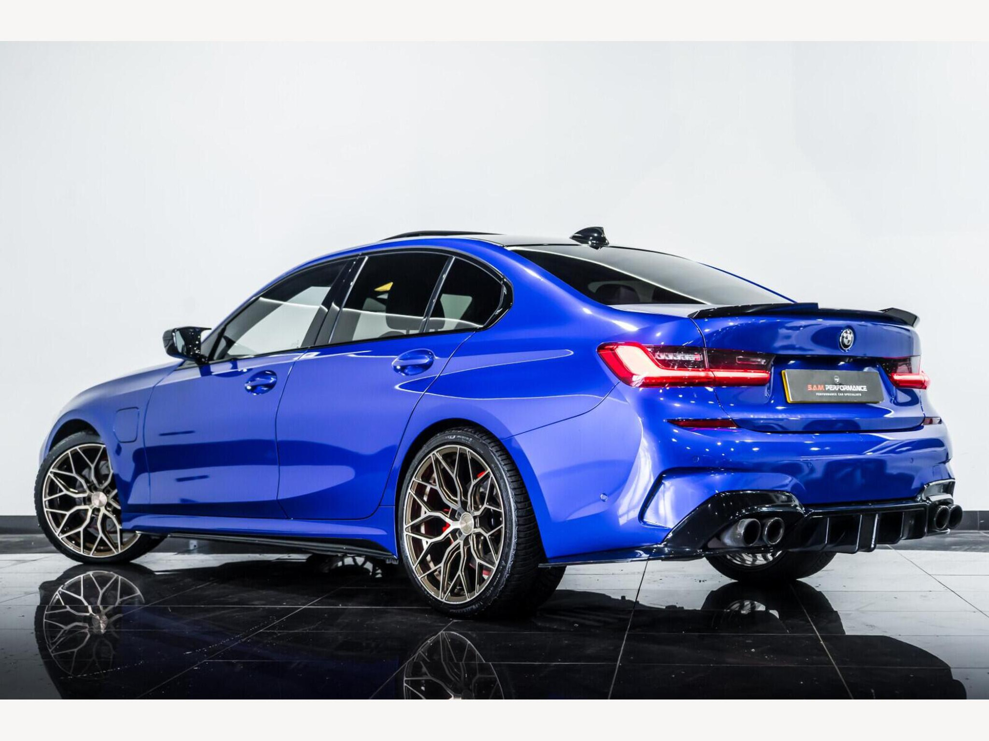 2019 BMW 3 Series image 4