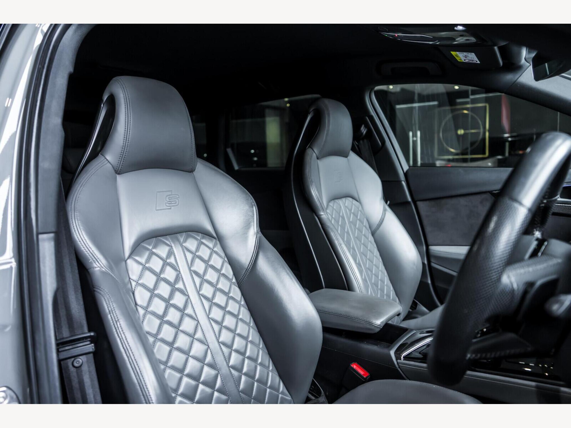 2019 Audi S4 Avant image 18
