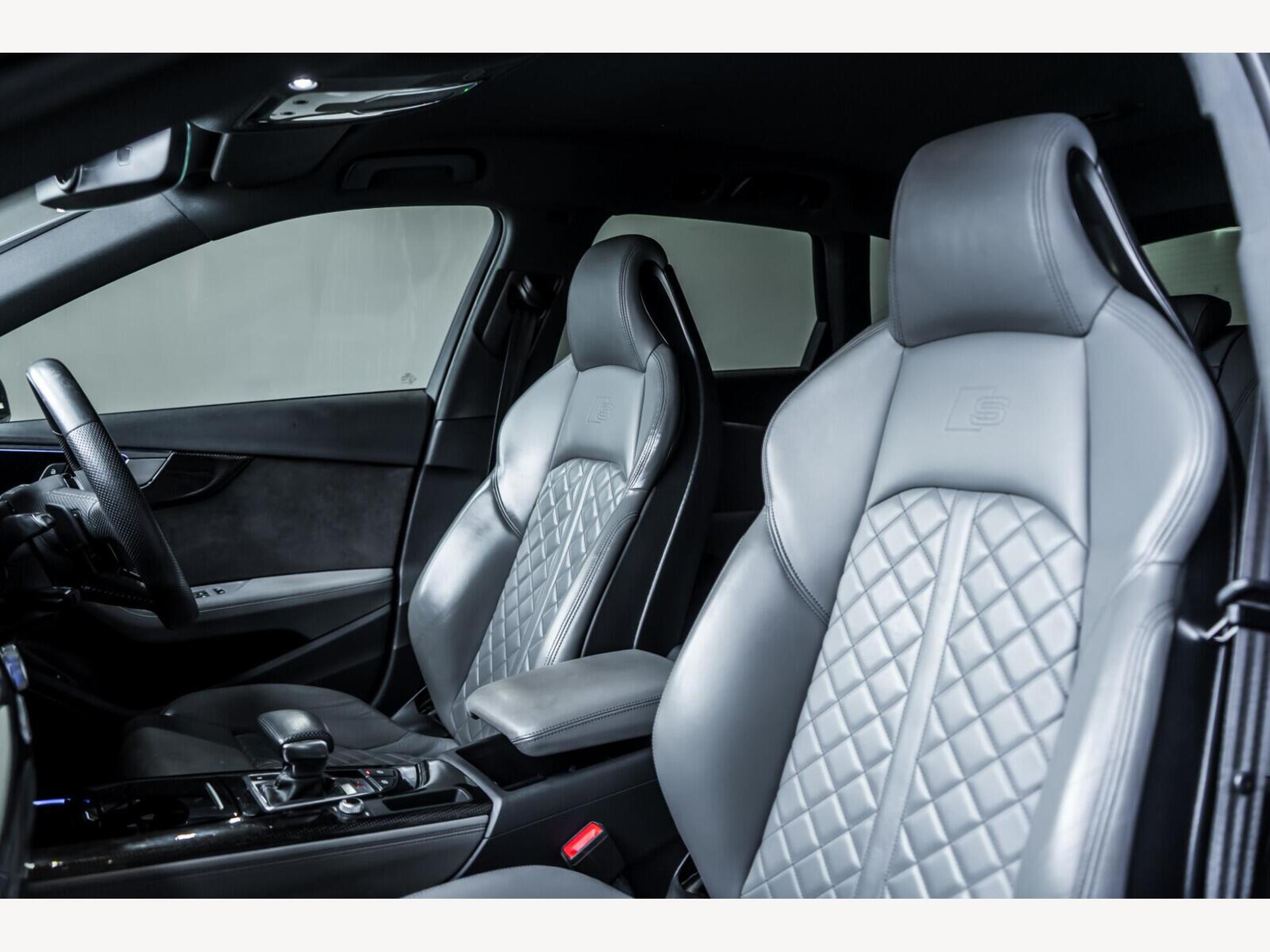 2019 Audi S4 Avant image 19