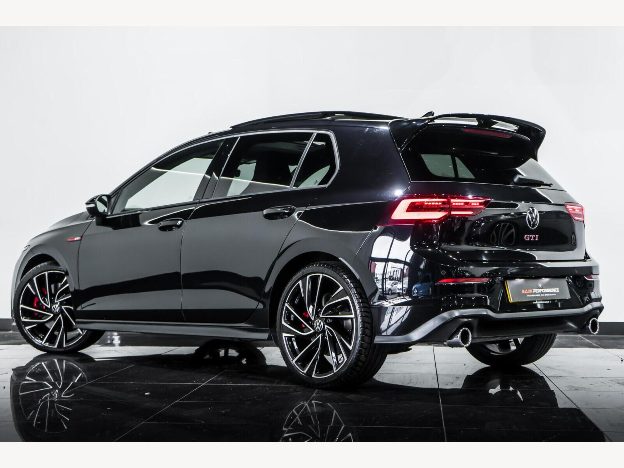 2021 Volkswagen Golf image 4