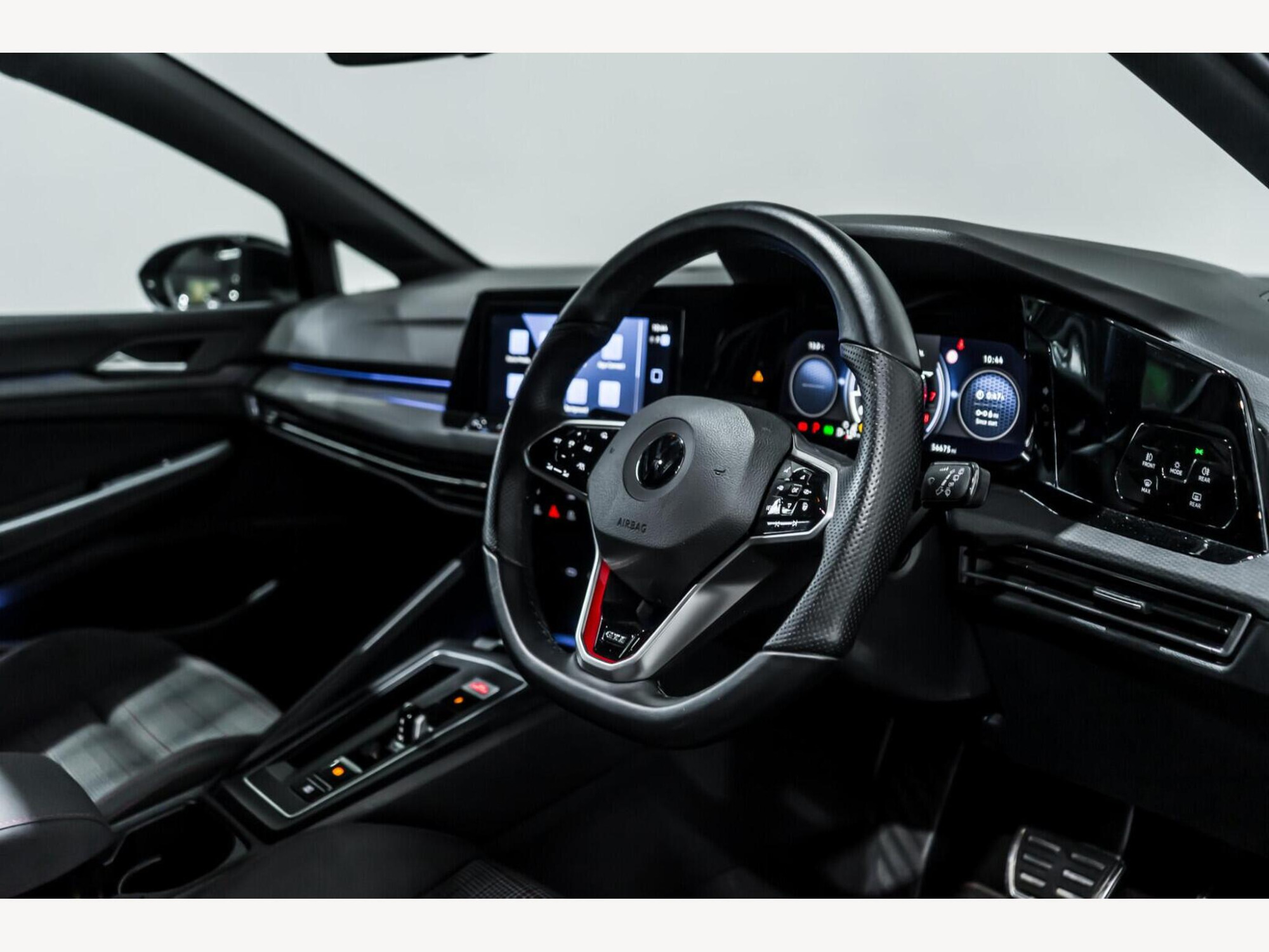 2021 Volkswagen Golf image 11