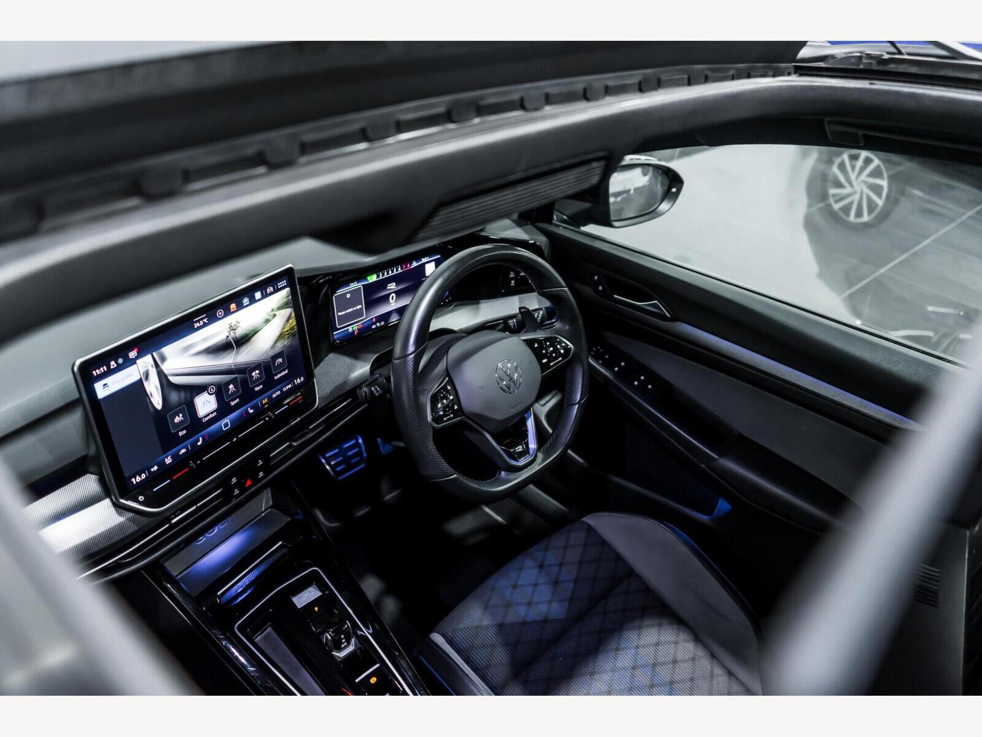 2025 Volkswagen Golf image 12