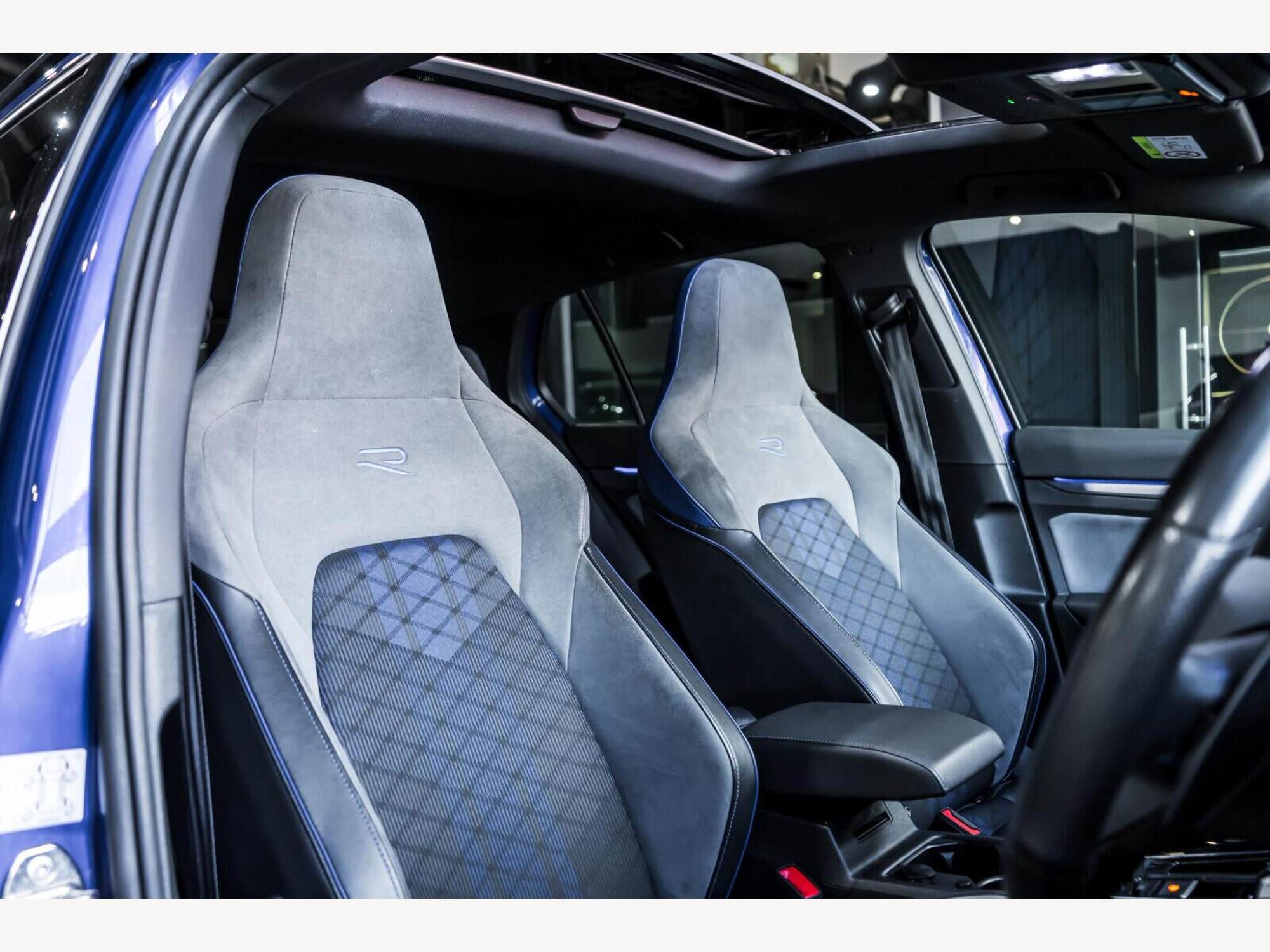 2025 Volkswagen Golf image 13