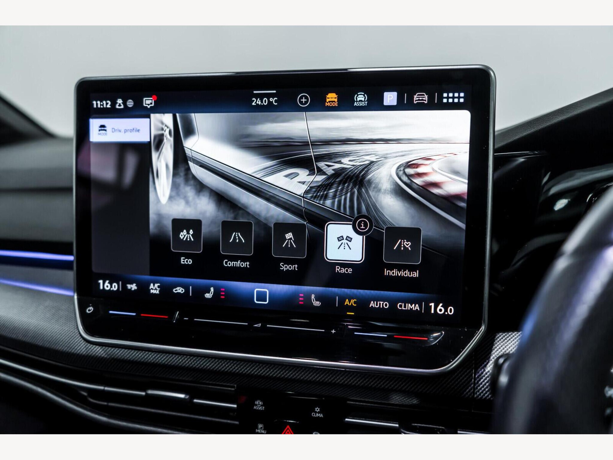 2025 Volkswagen Golf image 16