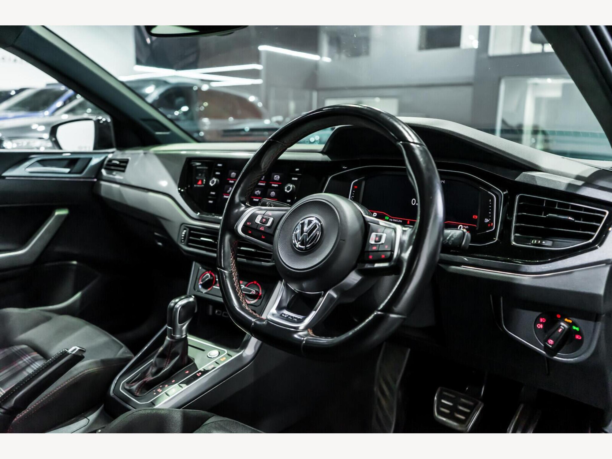 2019 Volkswagen Polo image 10