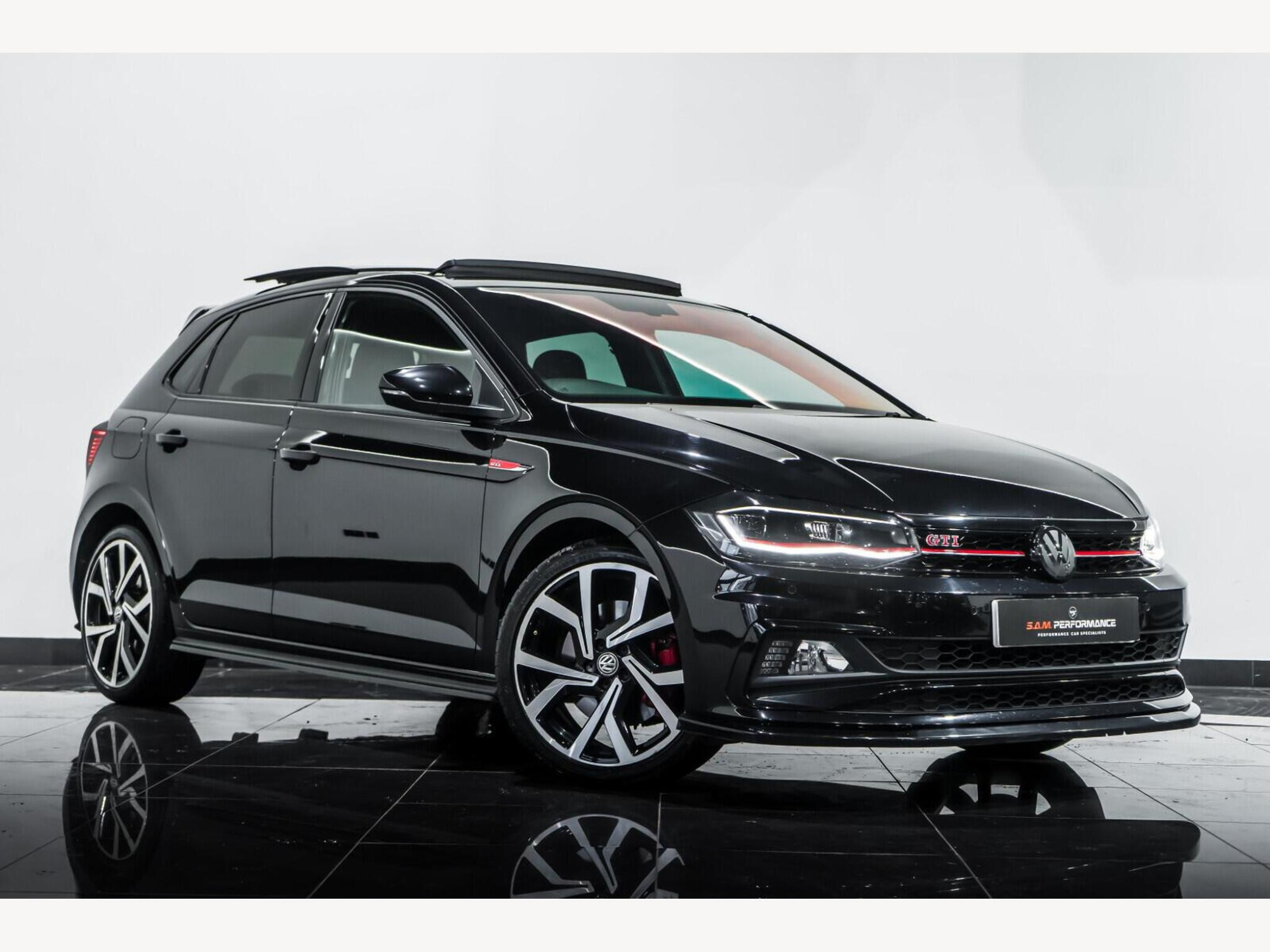 2019 Volkswagen Polo image 1
