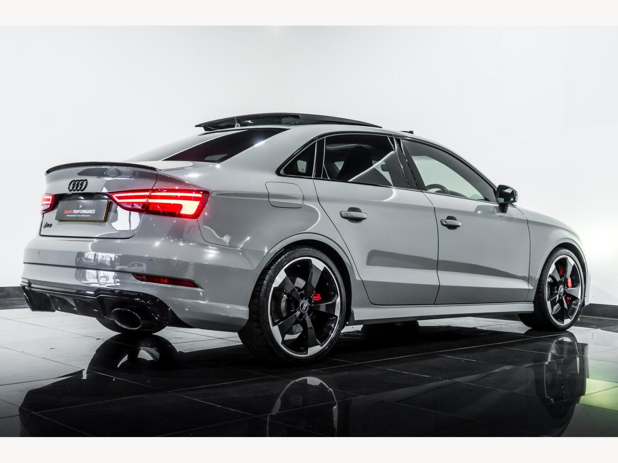 2019 Audi RS3 image 5