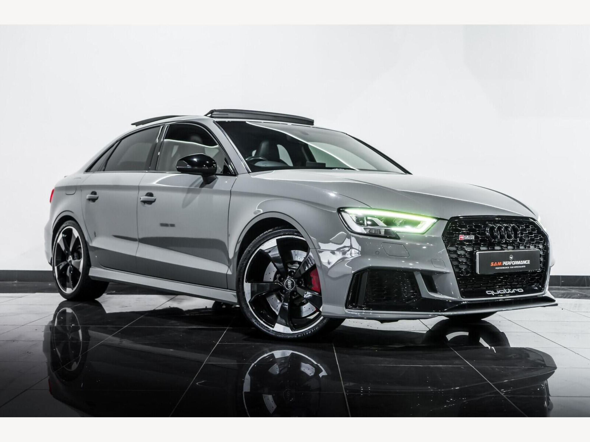 2019 Audi RS3 image 1