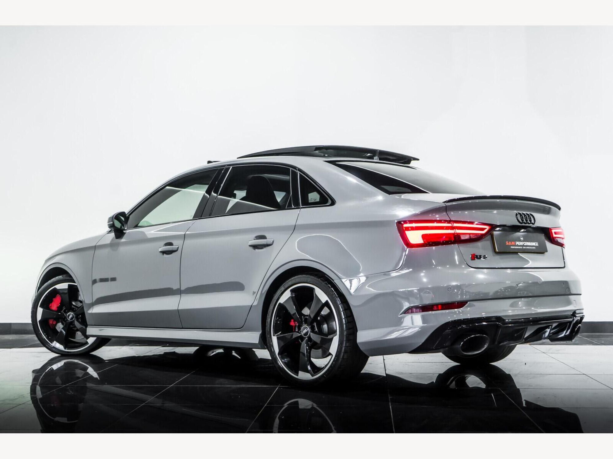 2019 Audi RS3 image 4