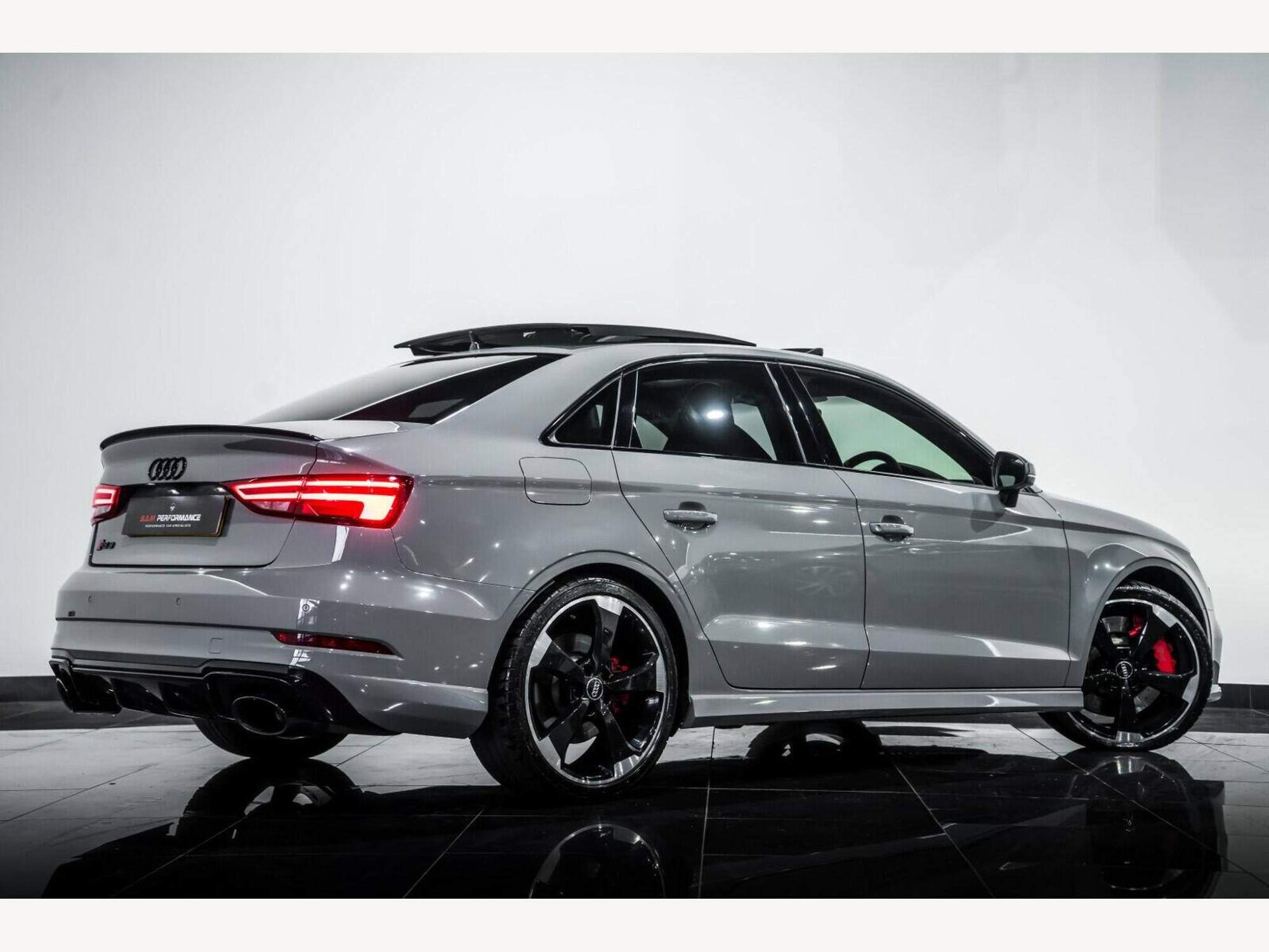 2019 Audi RS3 image 3