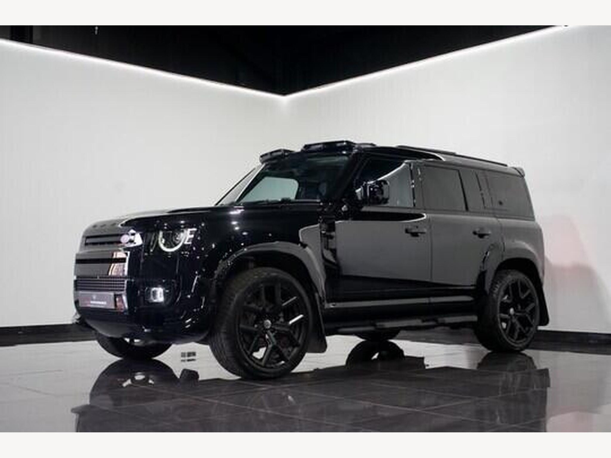 2022 Land Rover Defender 110 image 2