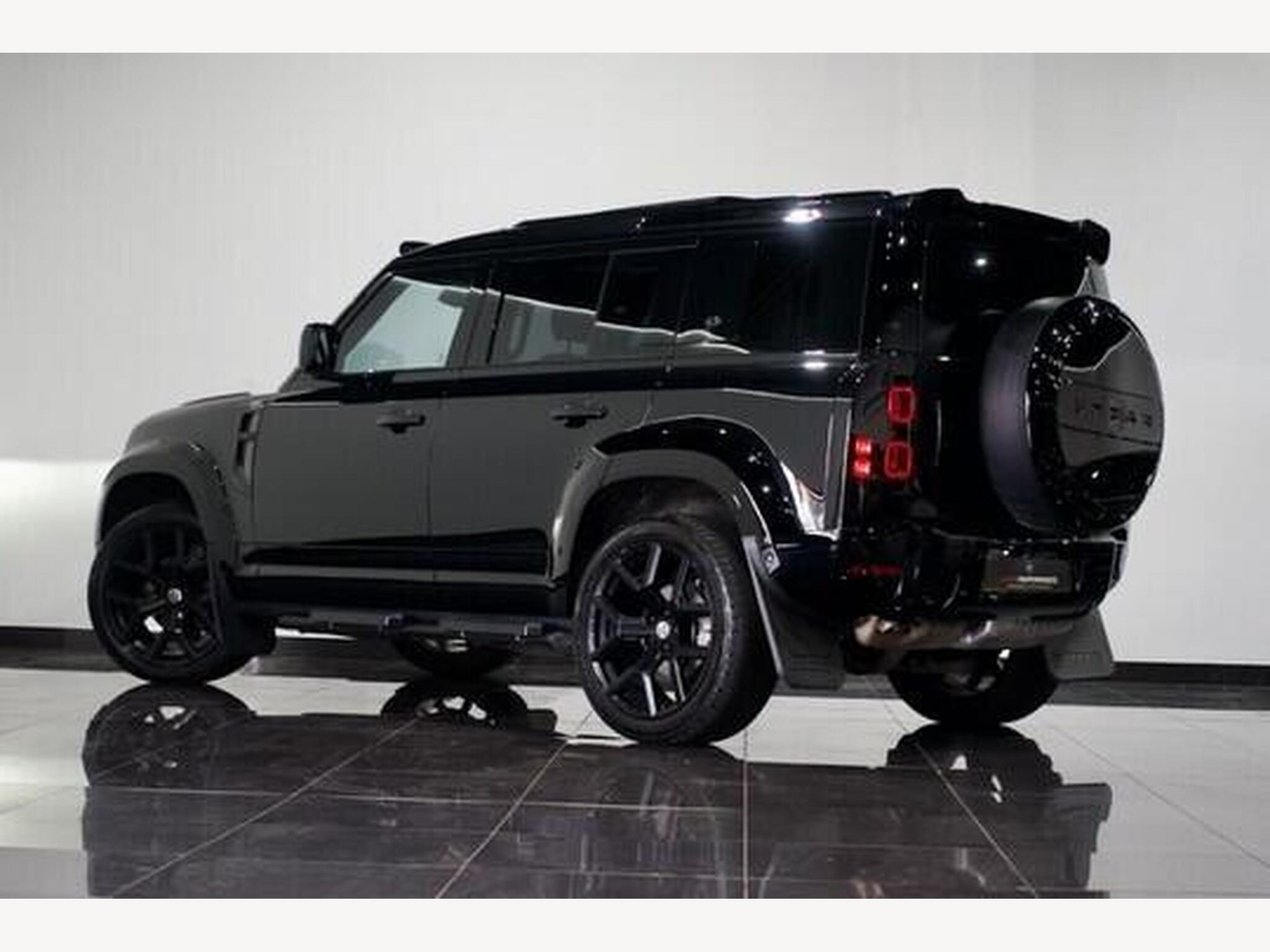 2022 Land Rover Defender 110 image 3