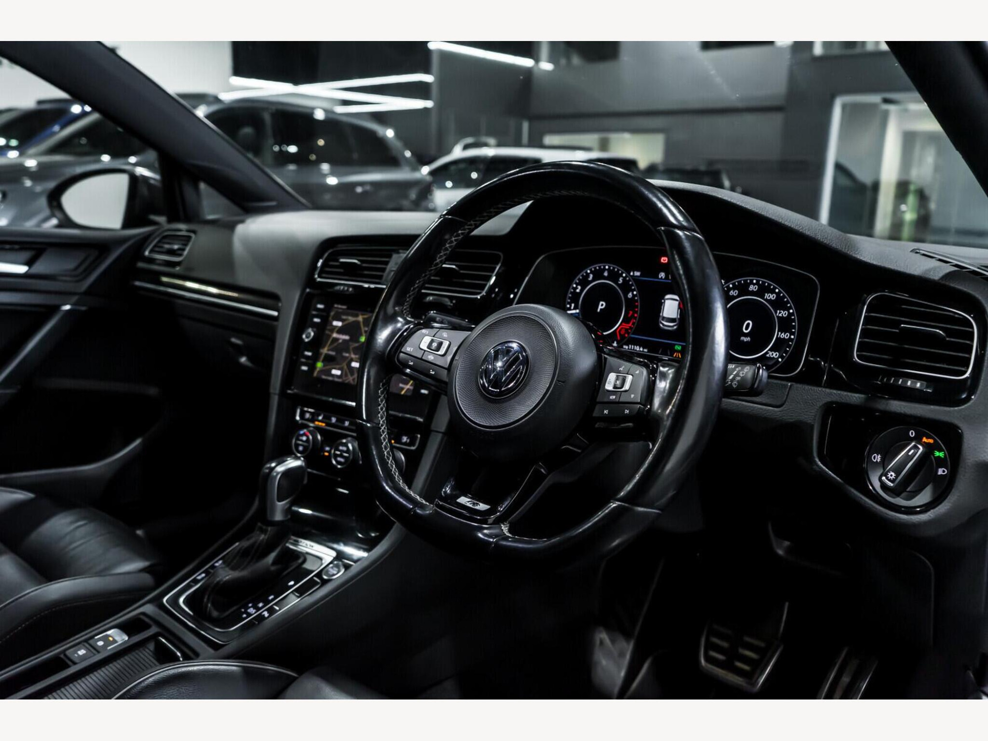 2020 Volkswagen Golf image 12