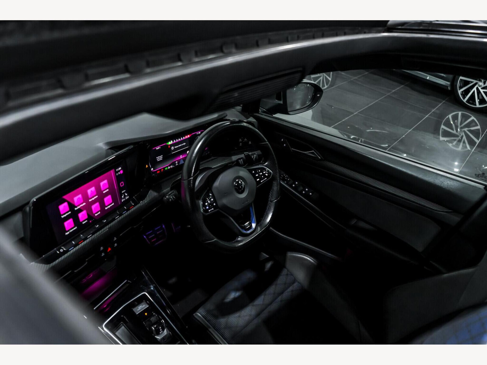2022 Volkswagen Golf image 12