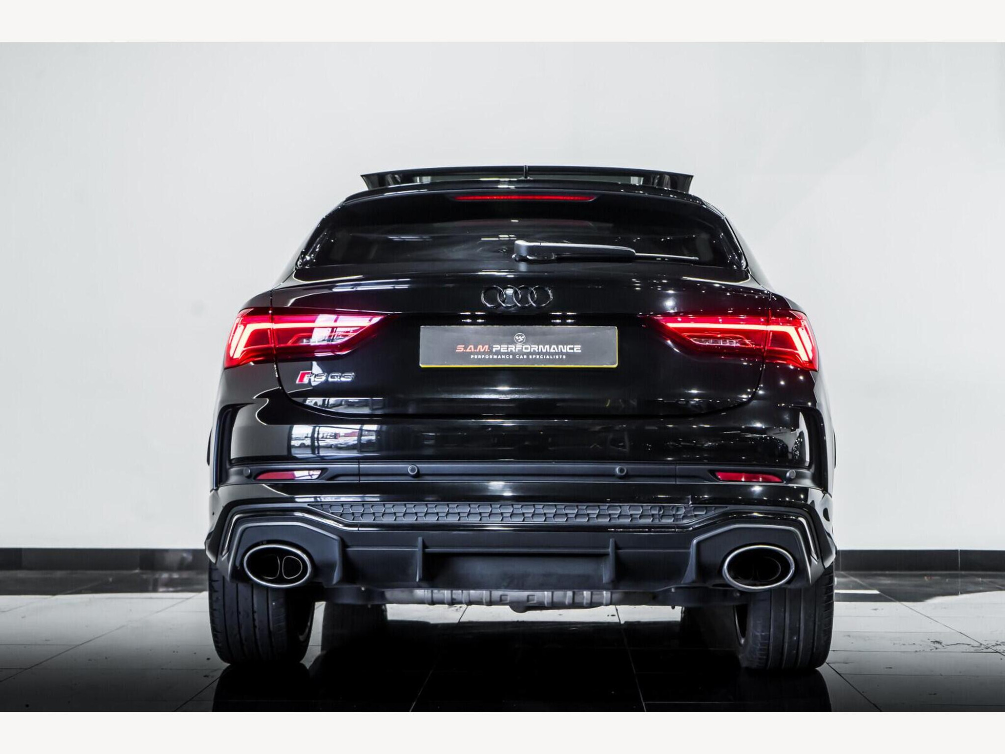 2020 Audi RS Q3 image 8