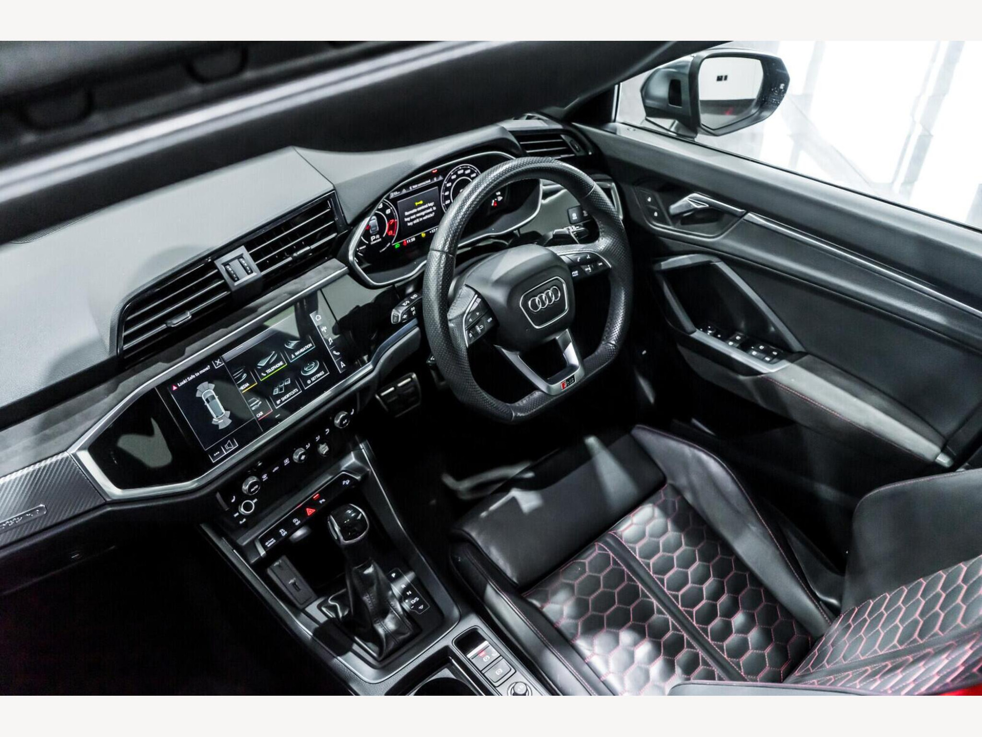 2020 Audi RS Q3 image 11