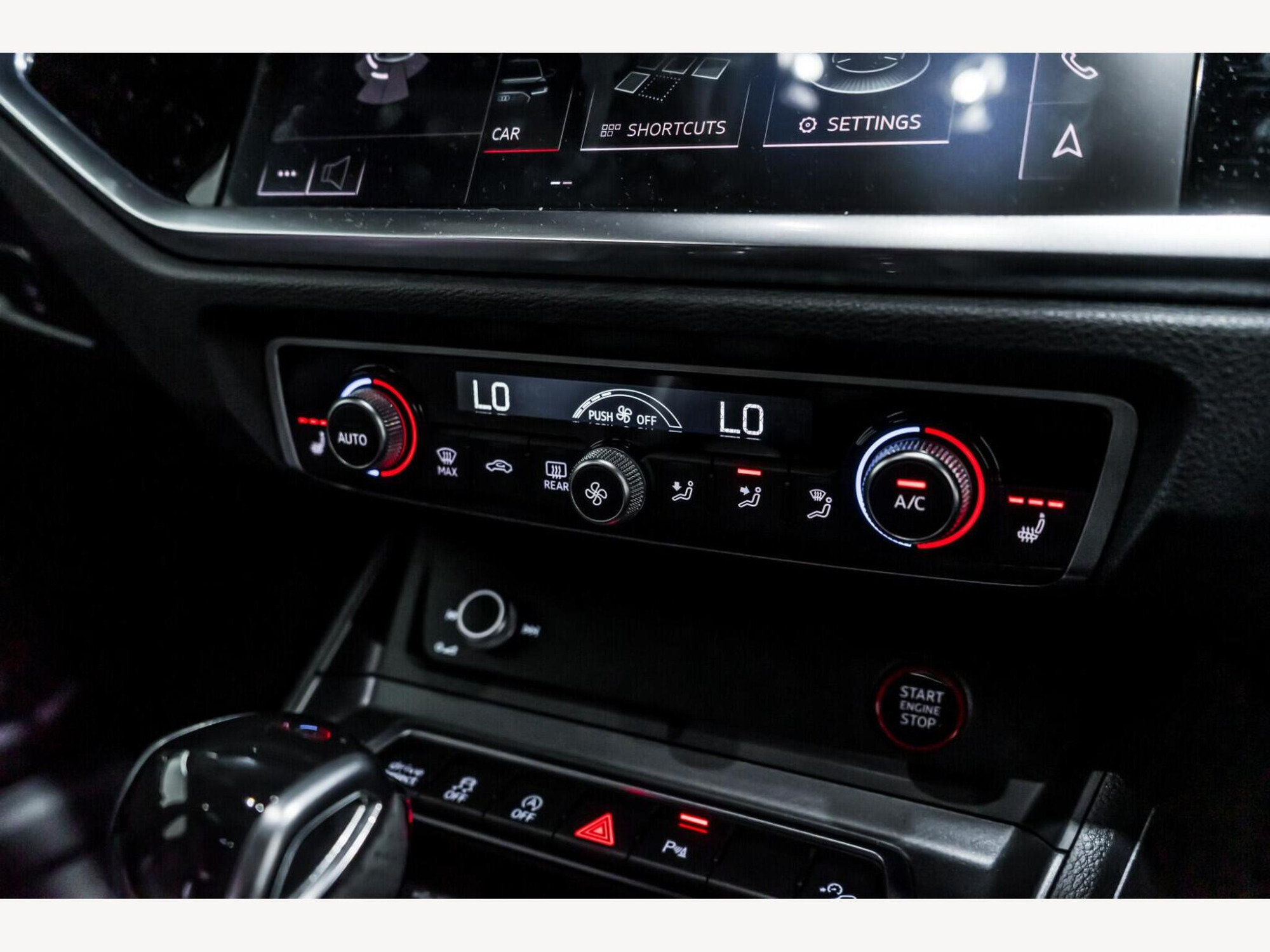 2020 Audi RS Q3 image 15