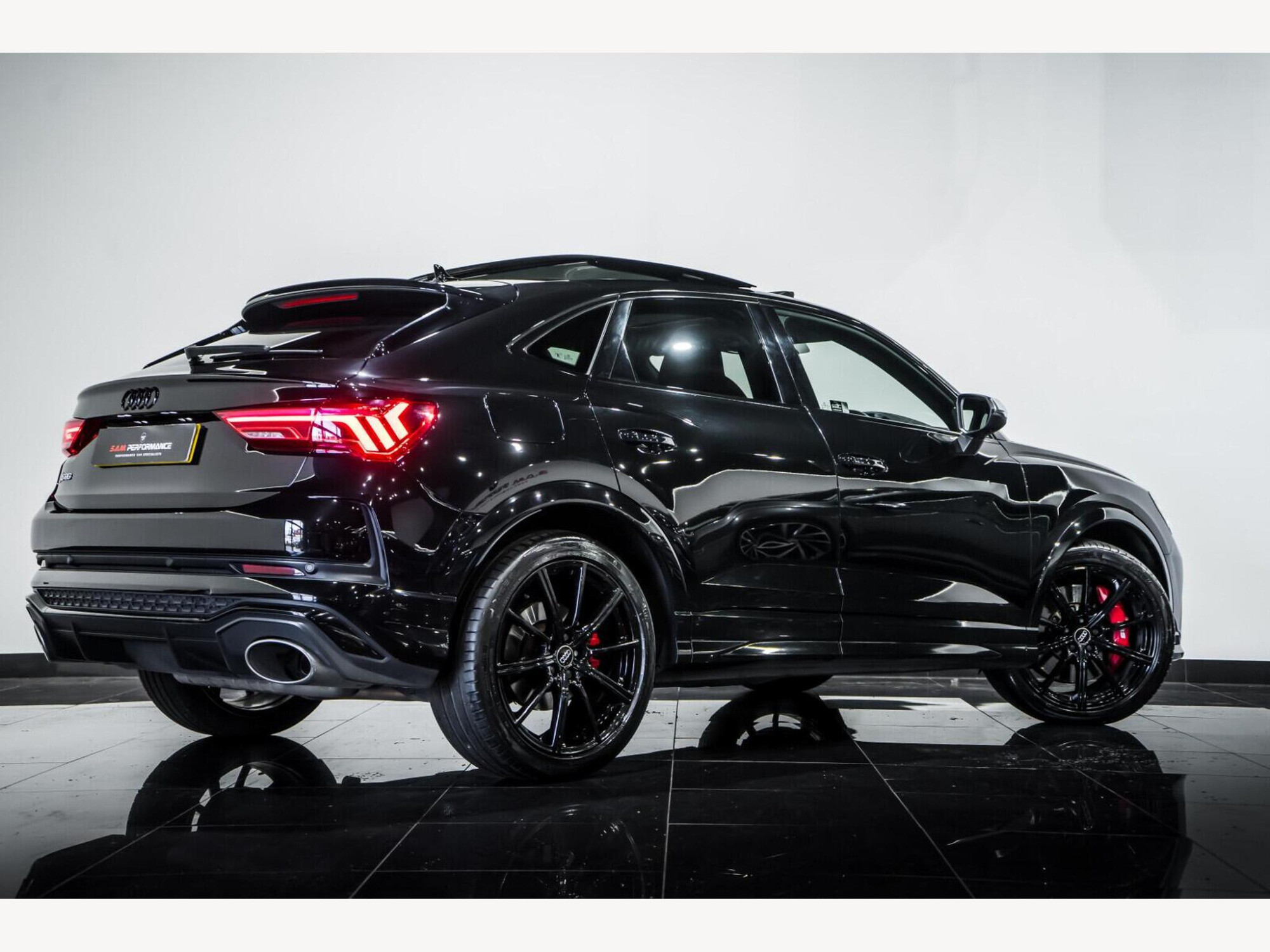 2020 Audi RS Q3 image 3