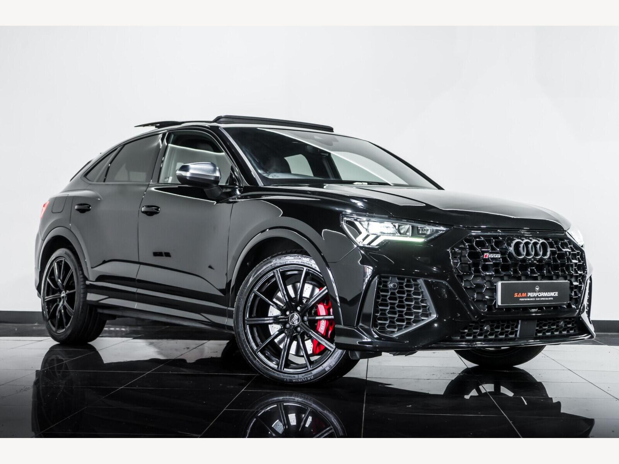 2020 Audi RS Q3 image 1