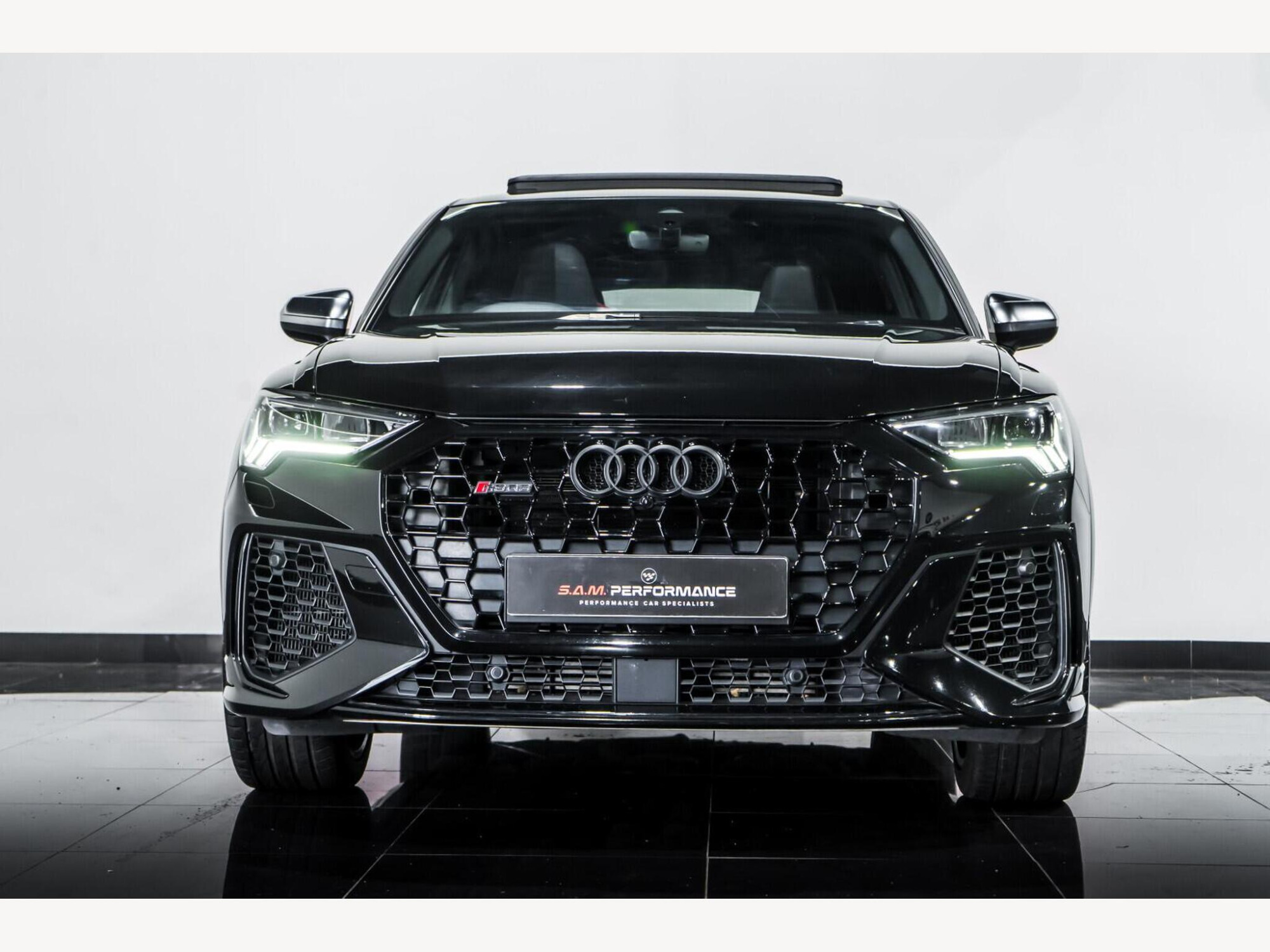 2020 Audi RS Q3 image 7