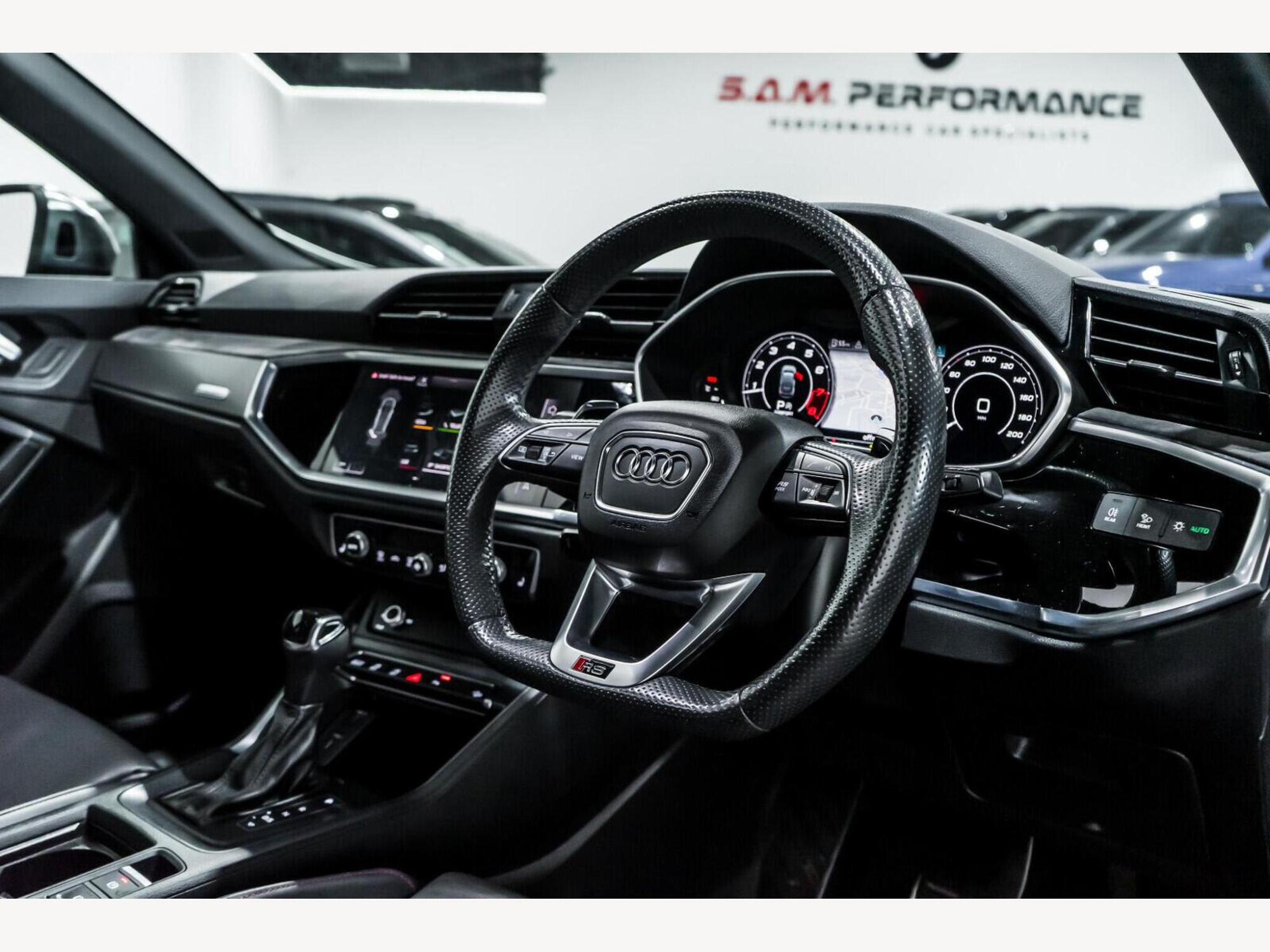2020 Audi RS Q3 image 10