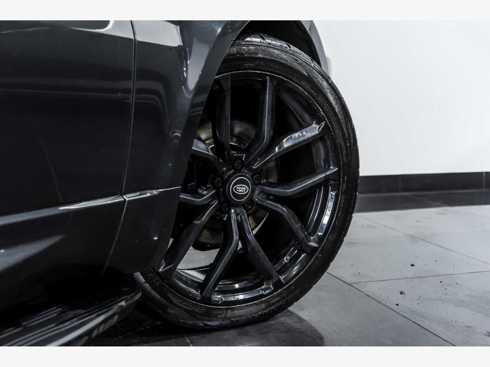 2018 Land Rover Range Rover Sport image 9