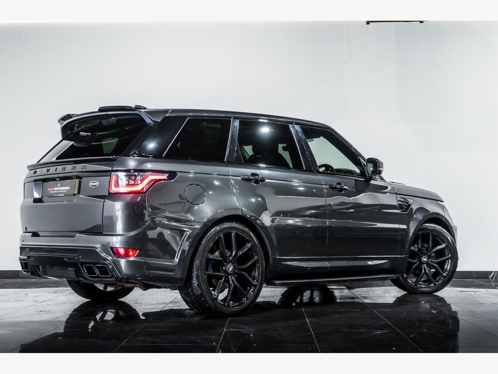 2018 Land Rover Range Rover Sport image 3