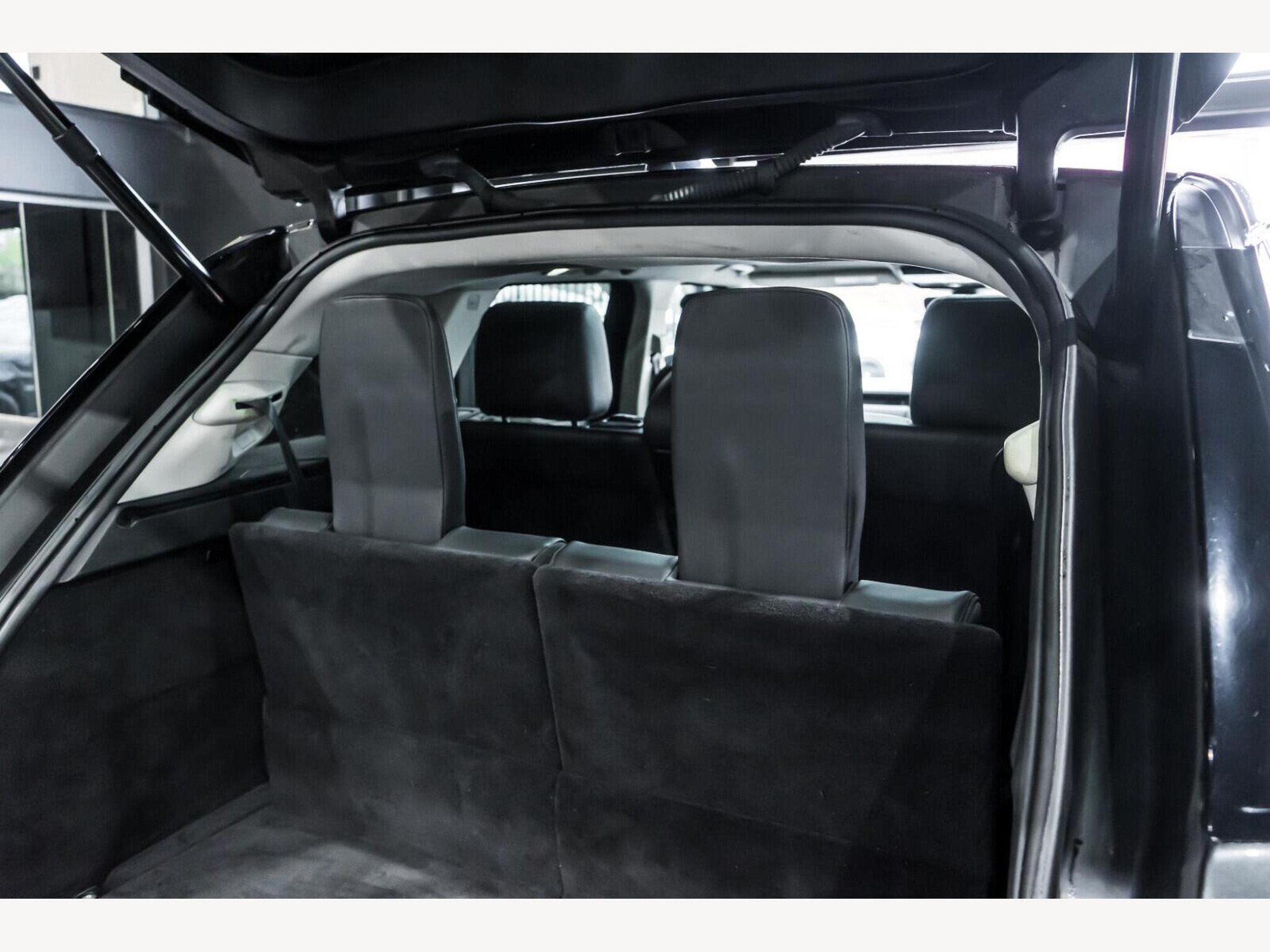 2018 Land Rover Range Rover Sport image 16