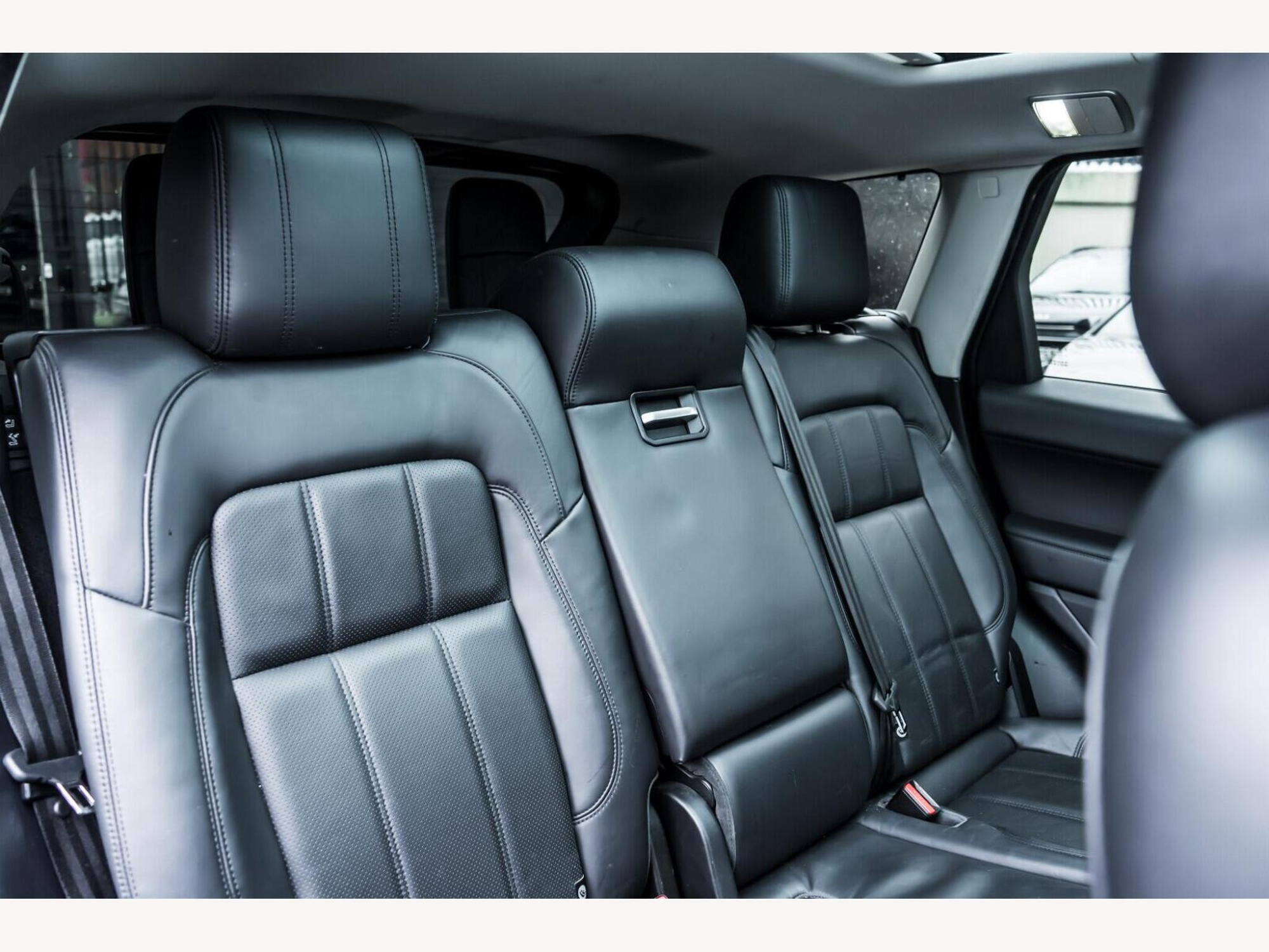 2018 Land Rover Range Rover Sport image 14