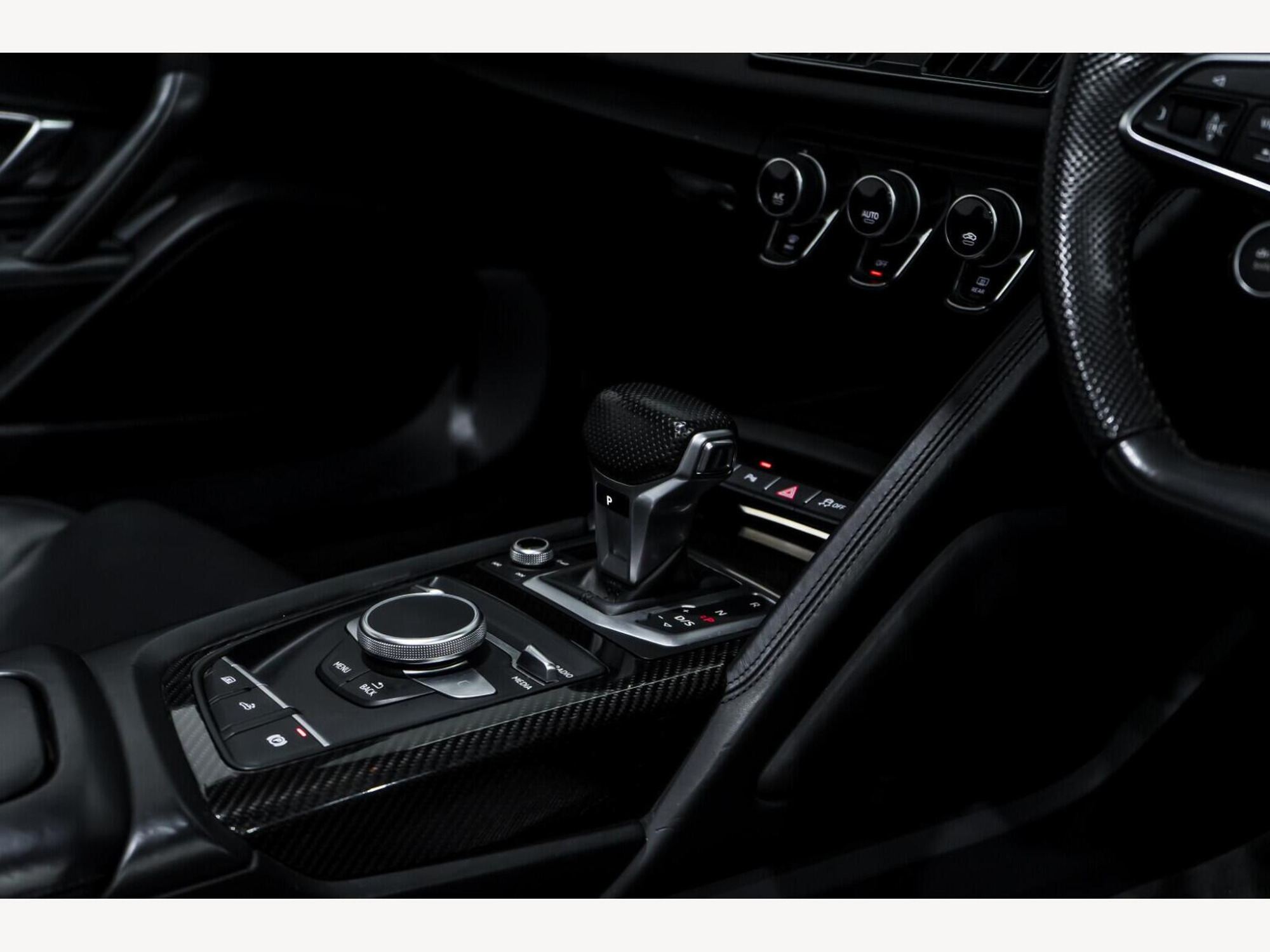2017 Audi R8 image 17