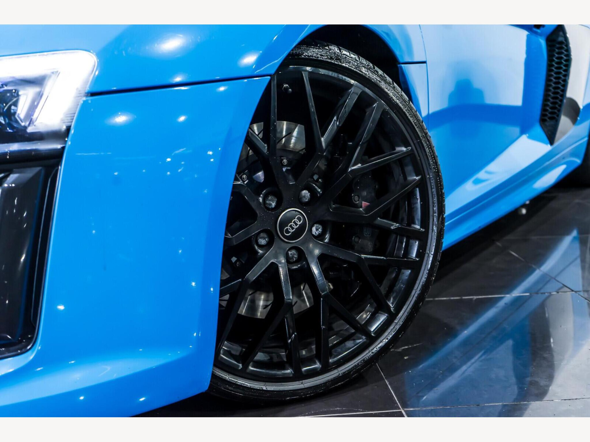 2017 Audi R8 image 9