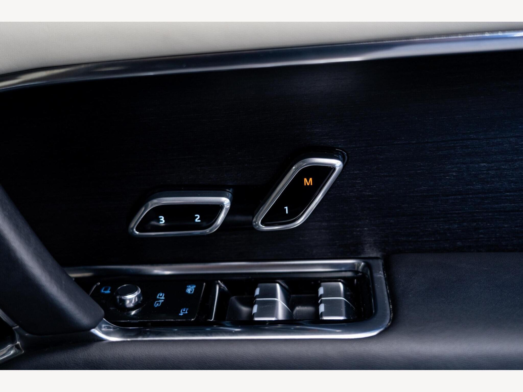 2023 Land Rover Range Rover image 57