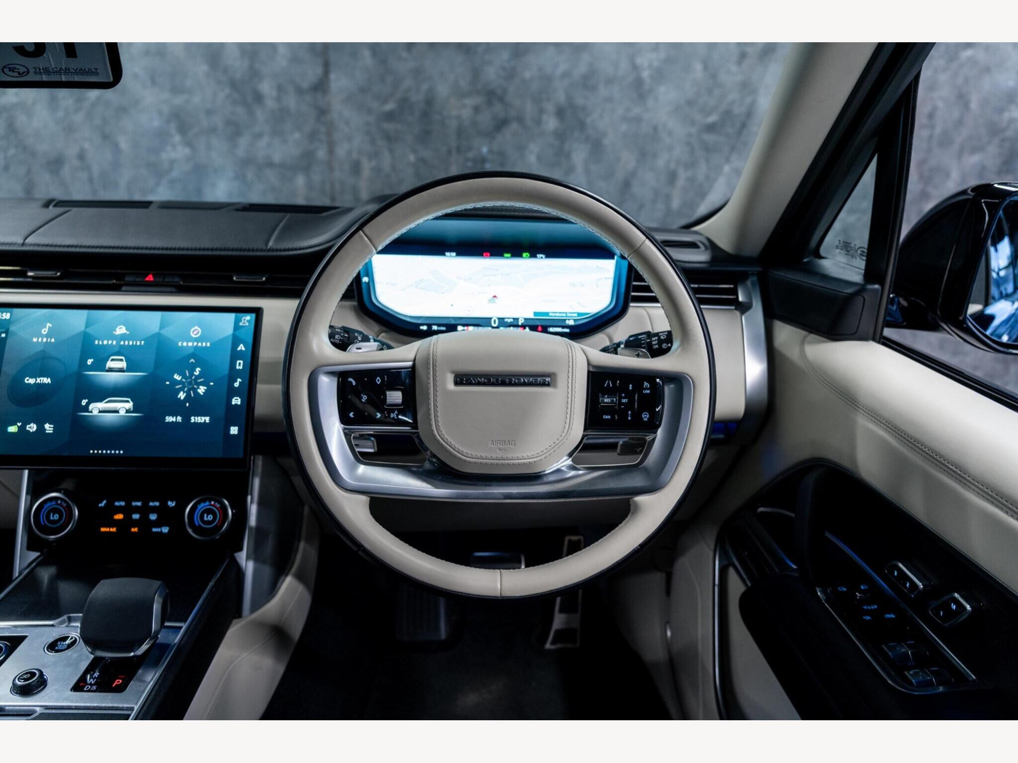 2023 Land Rover Range Rover image 18