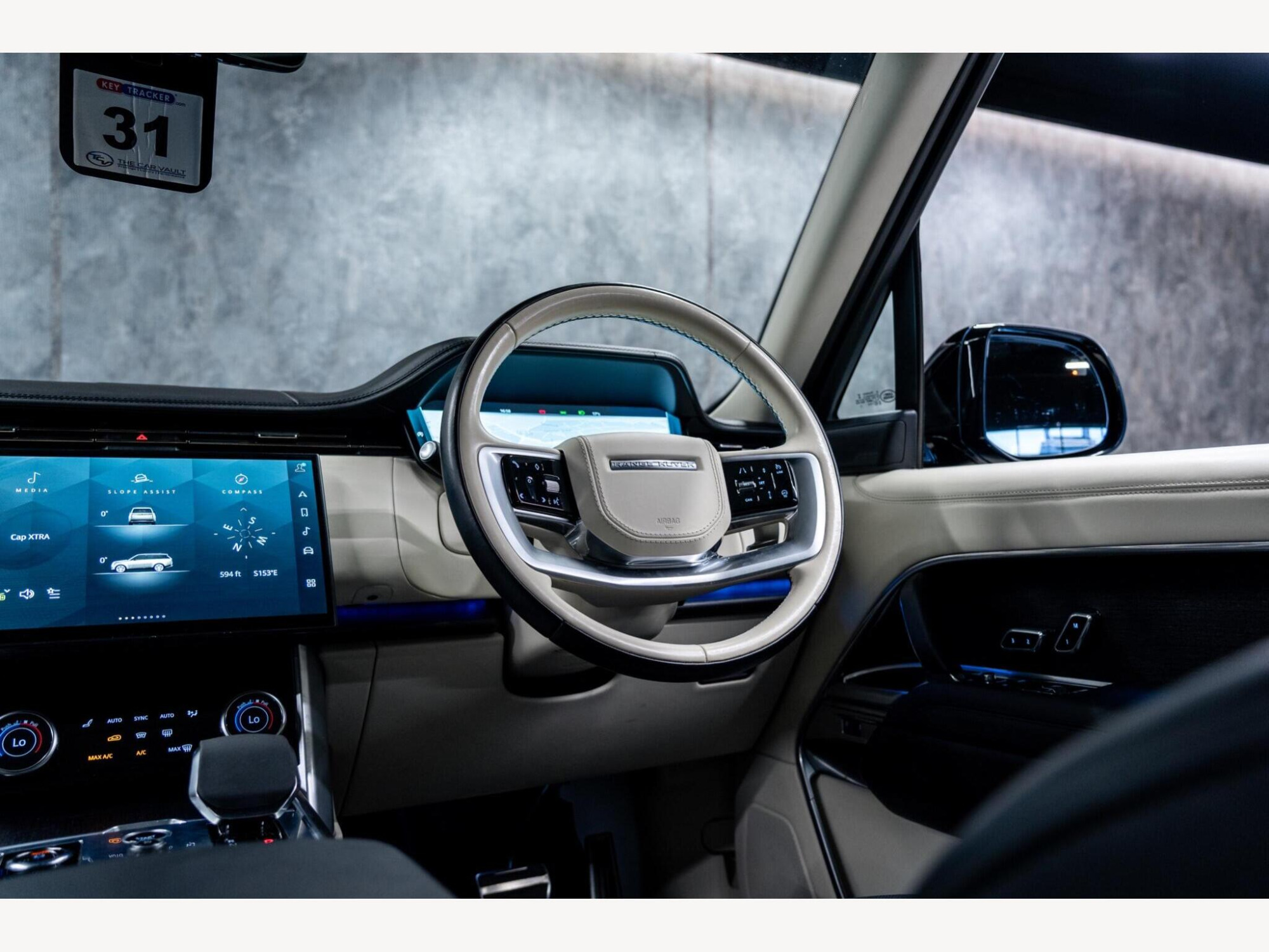 2023 Land Rover Range Rover image 17