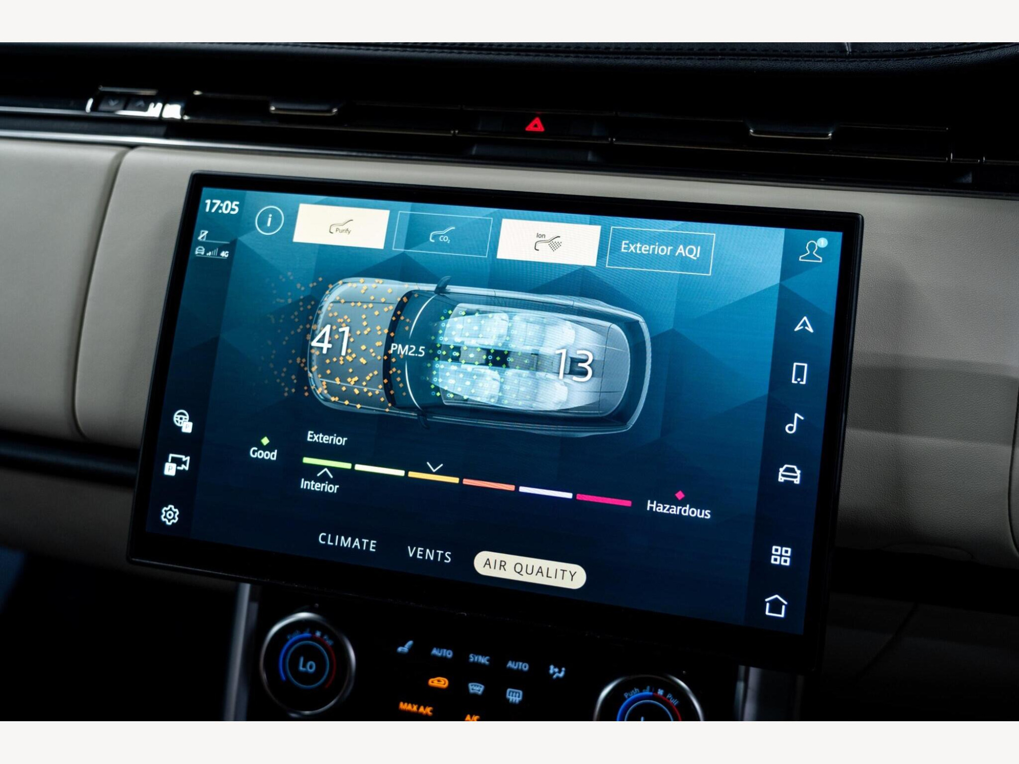 2023 Land Rover Range Rover image 41