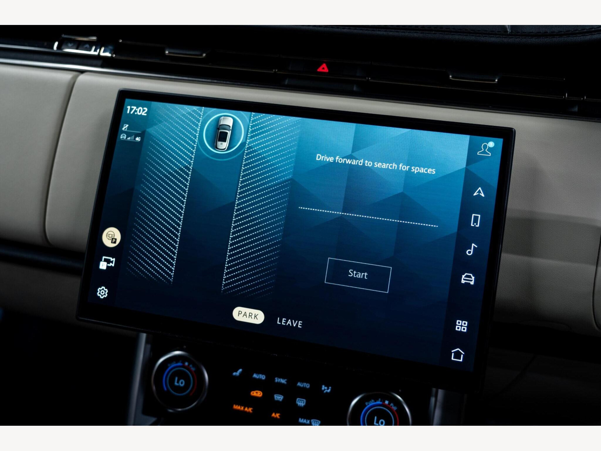 2023 Land Rover Range Rover image 32